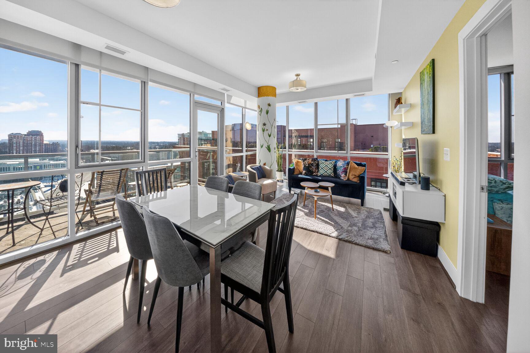 PIKE AND ROSE - Residential