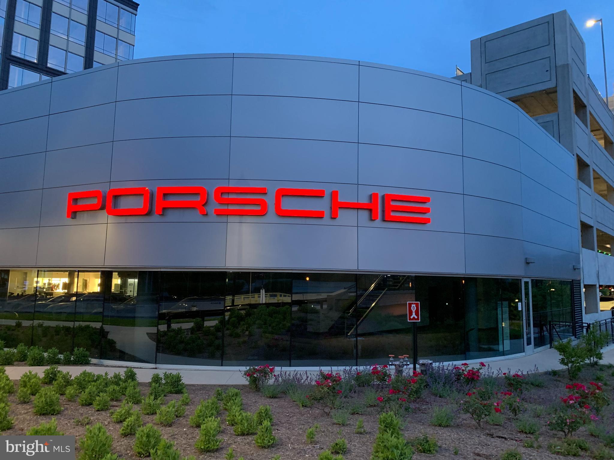 PIKE AND ROSE - Residential