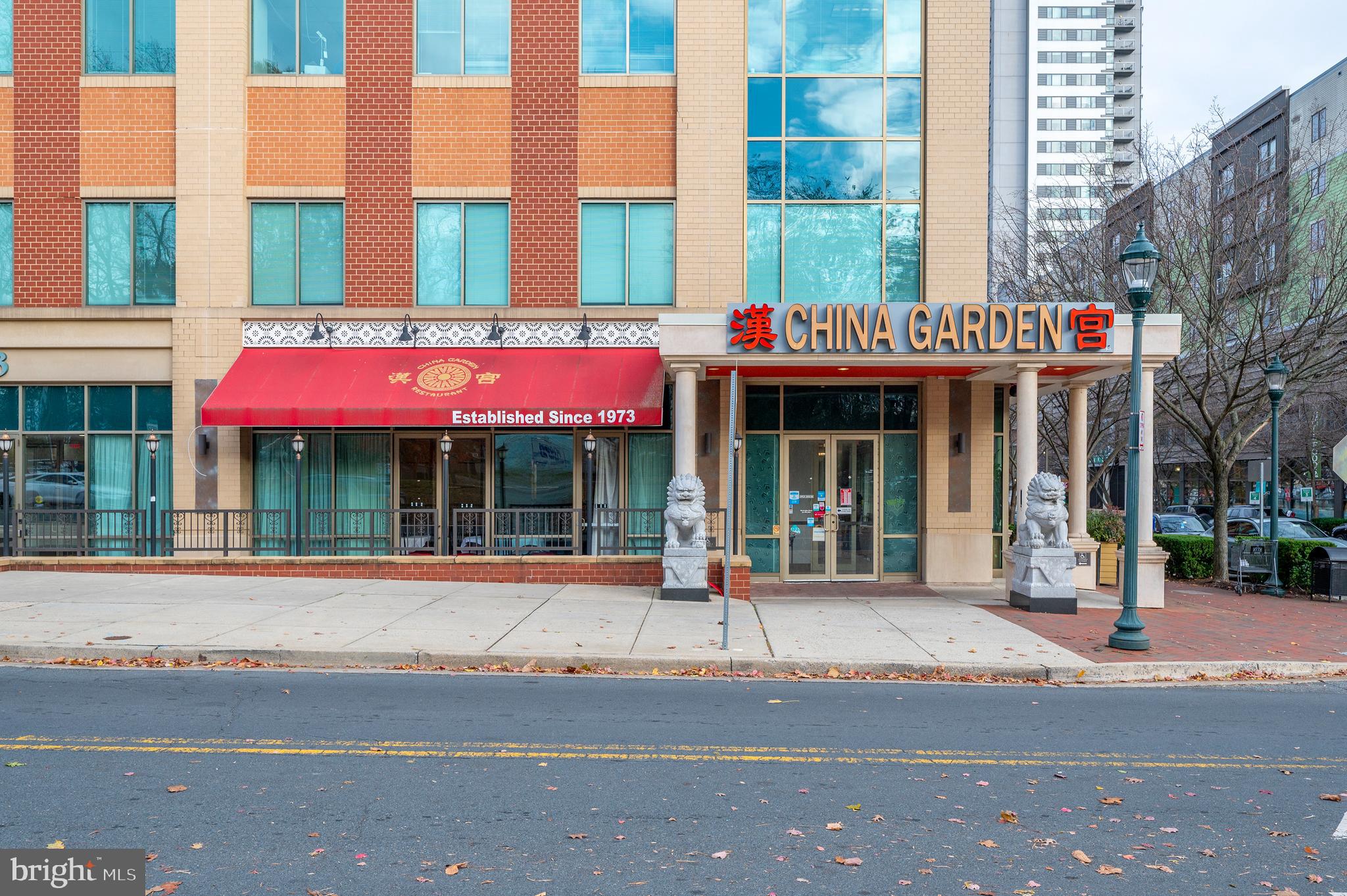 PIKE AND ROSE - Residential