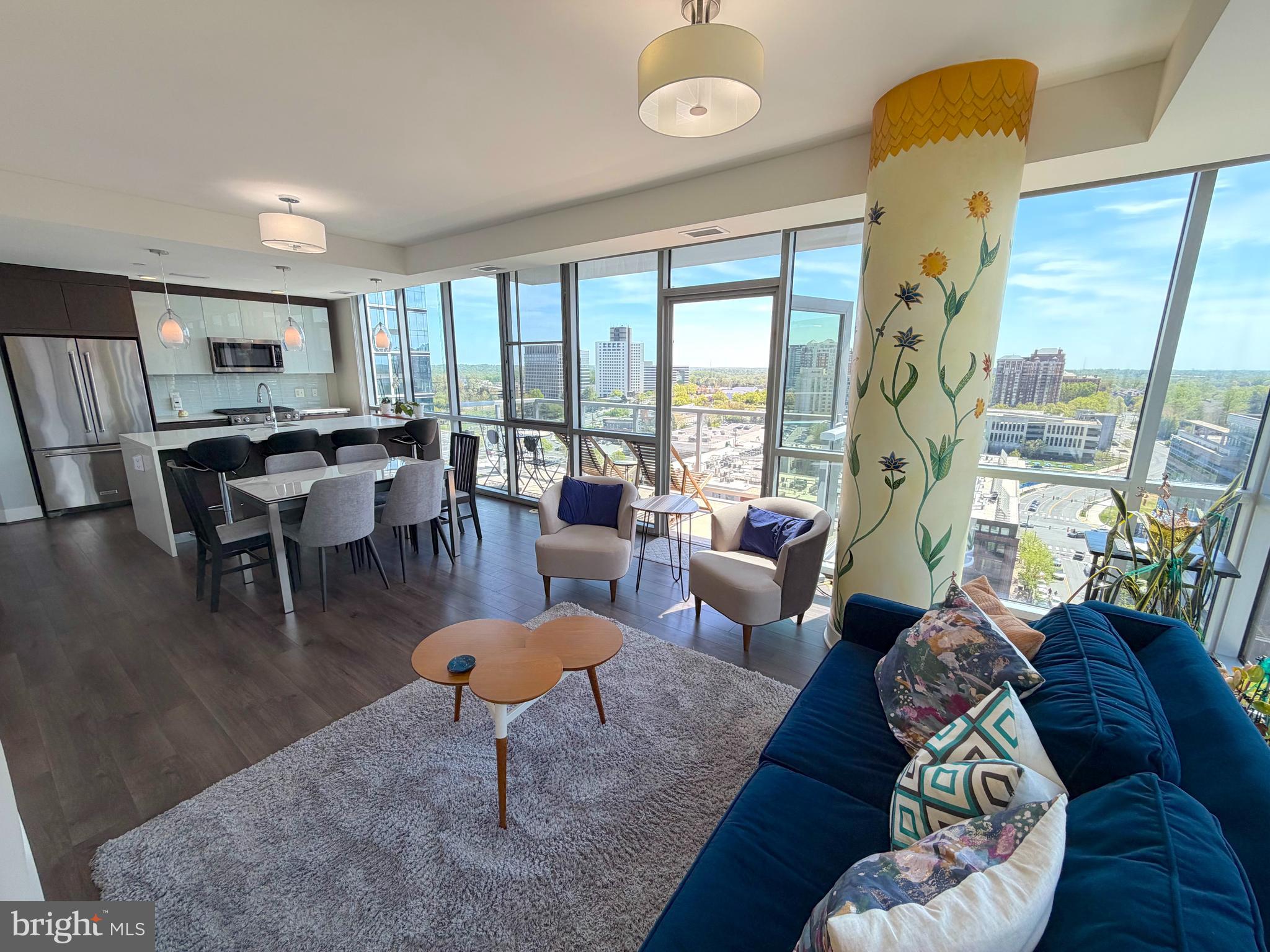 PIKE AND ROSE - Residential