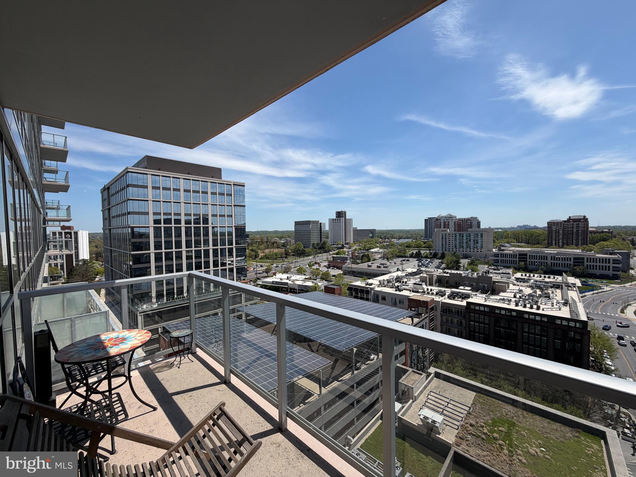 PIKE AND ROSE - Residential