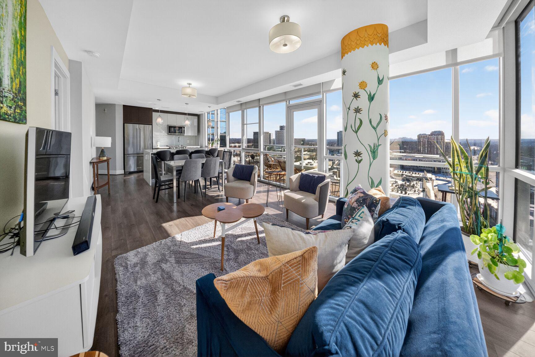 PIKE AND ROSE - Residential