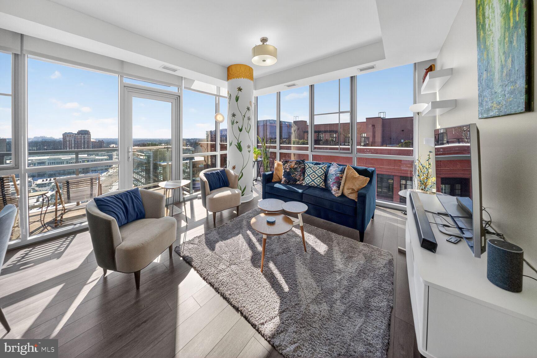 PIKE AND ROSE - Residential