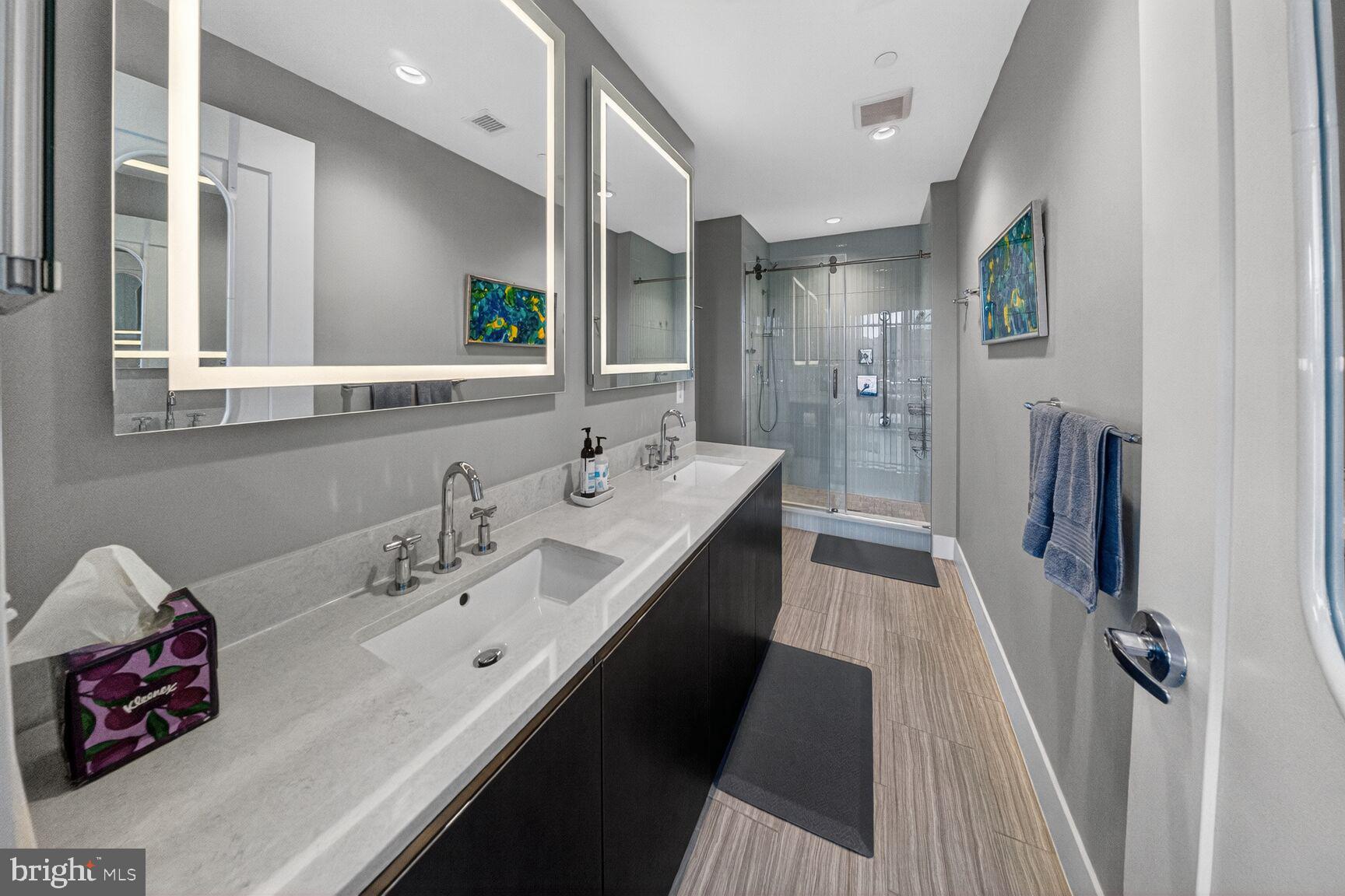 PIKE AND ROSE - Residential