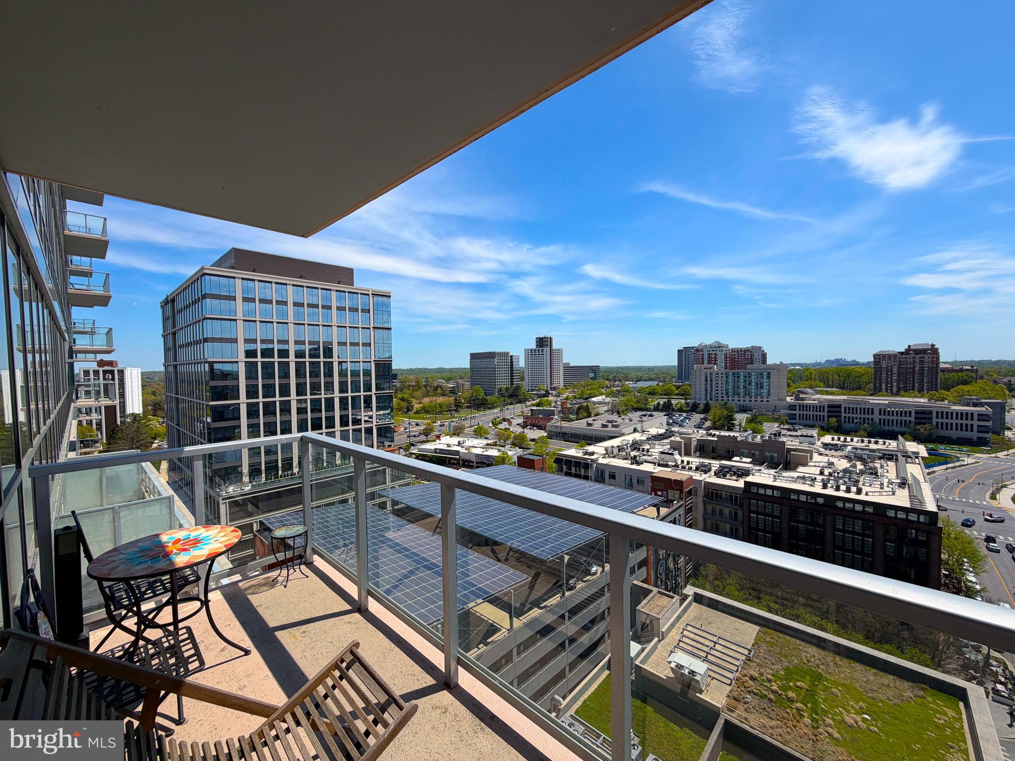 PIKE AND ROSE - Residential