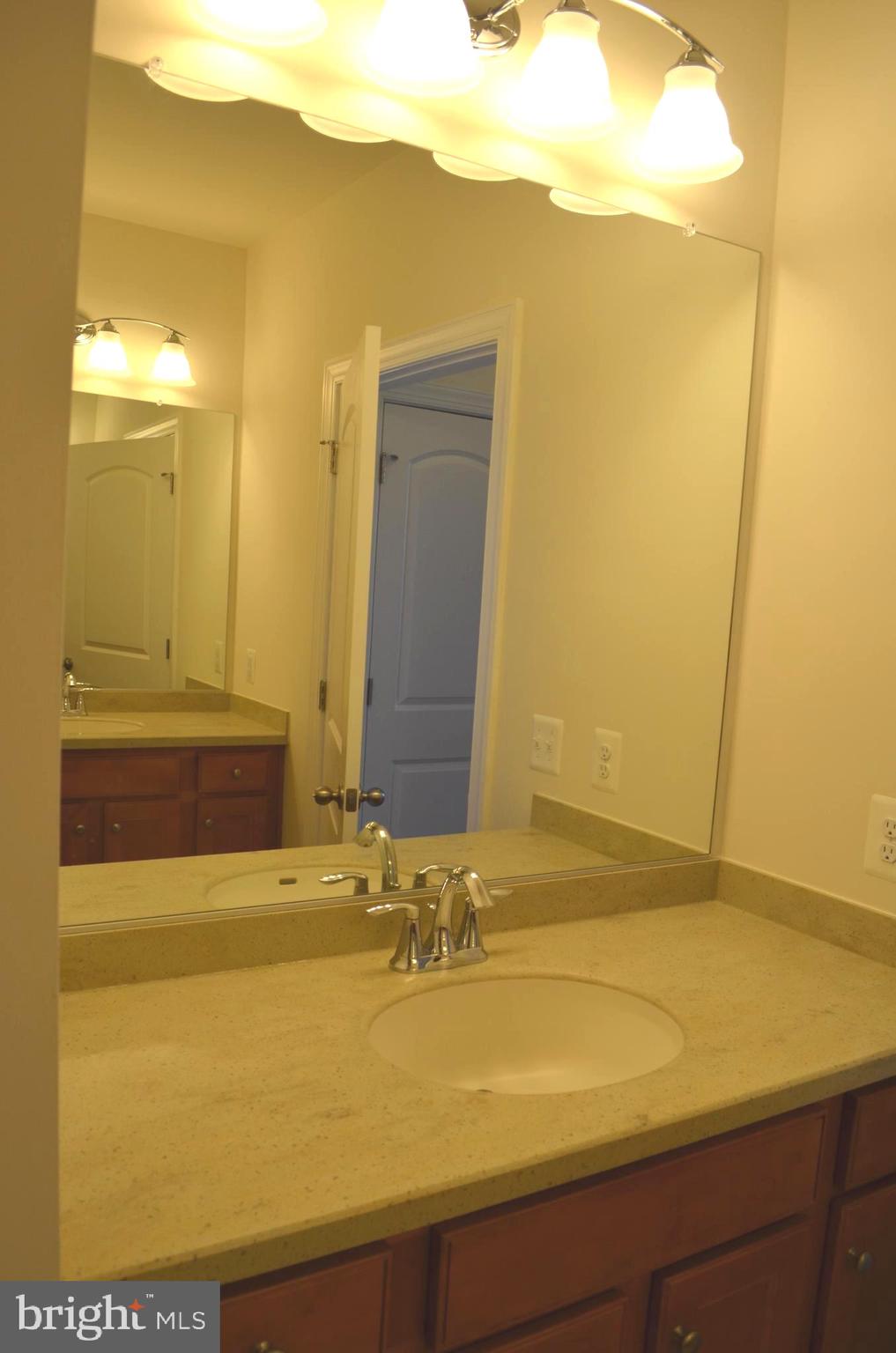 DISCOVERY SQUARE - Residential Lease