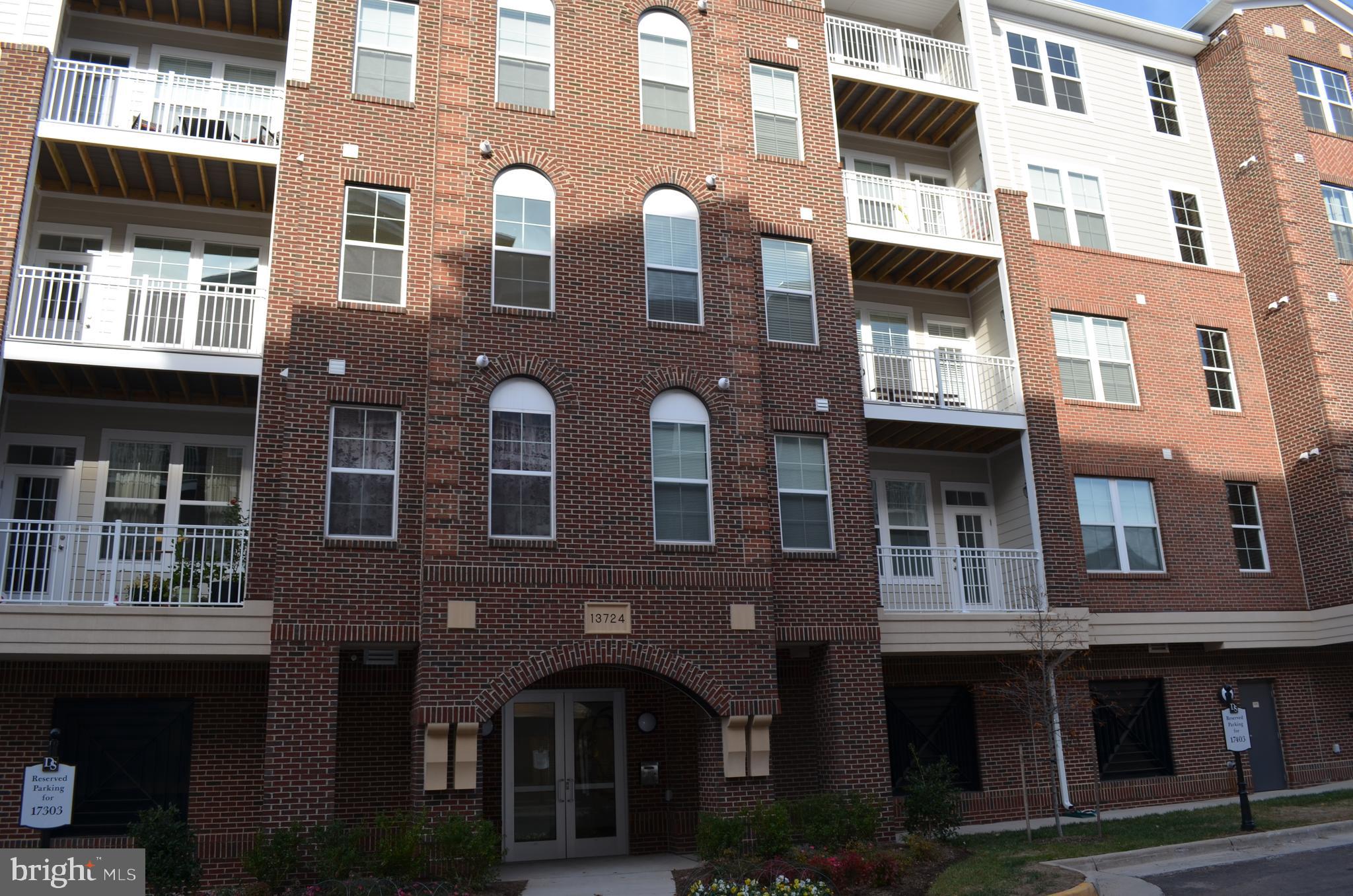 DISCOVERY SQUARE - Residential Lease