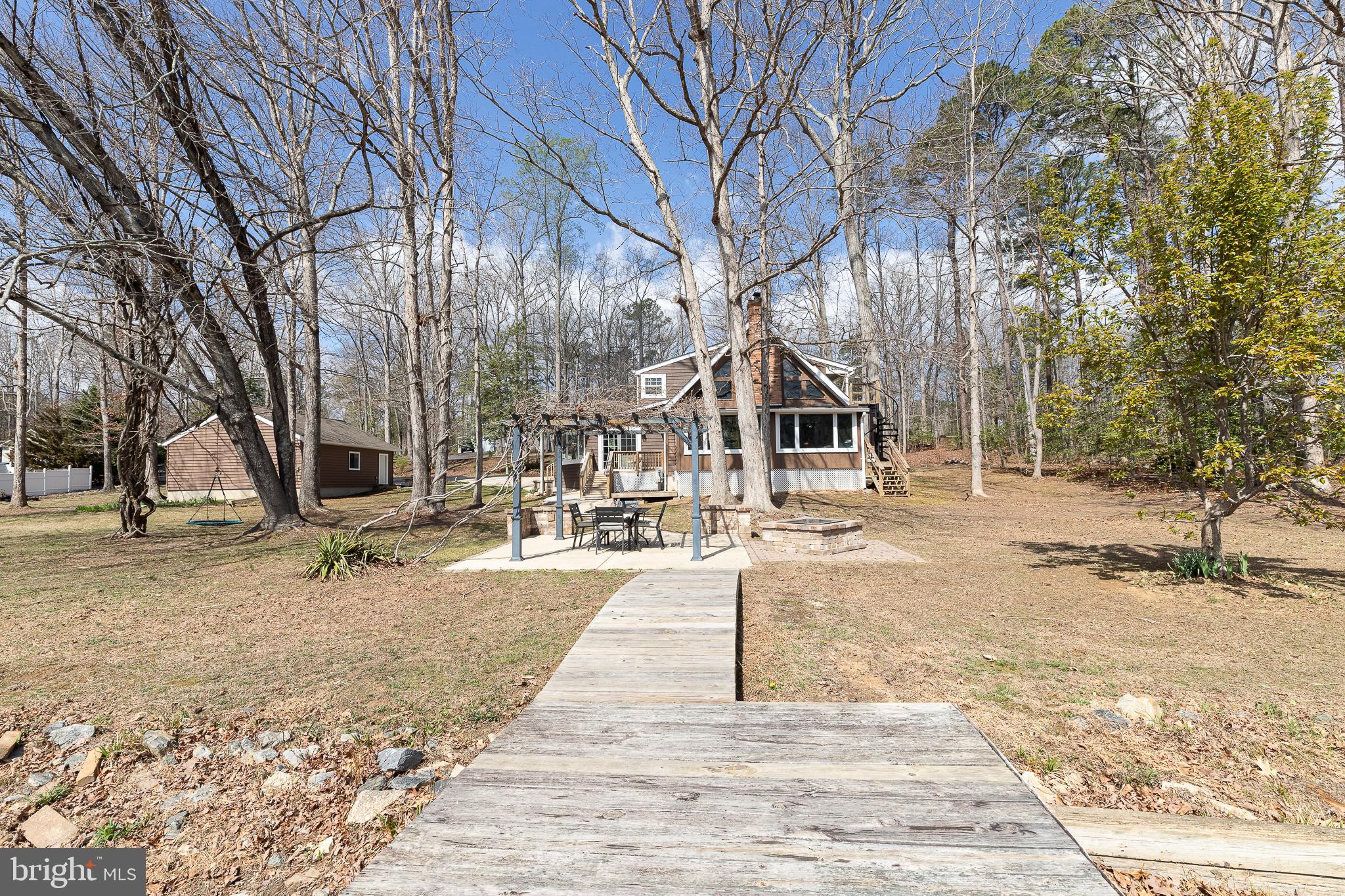 LAKE LAND - Residential