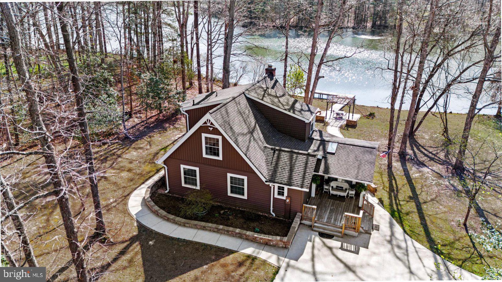 LAKE LAND - Residential