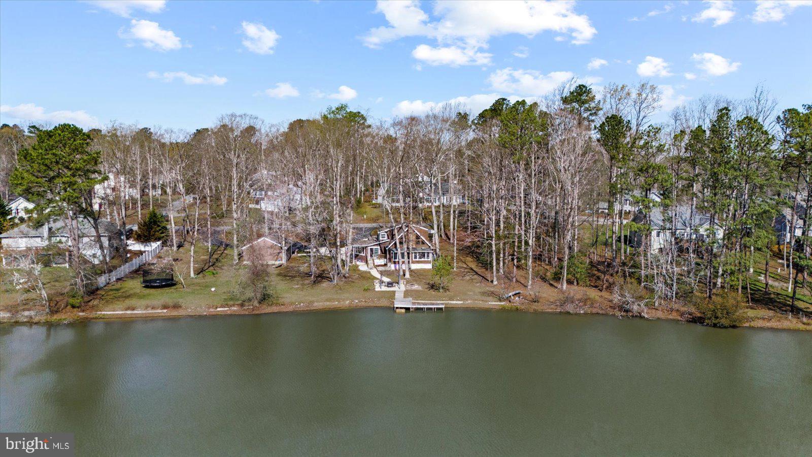 LAKE LAND - Residential