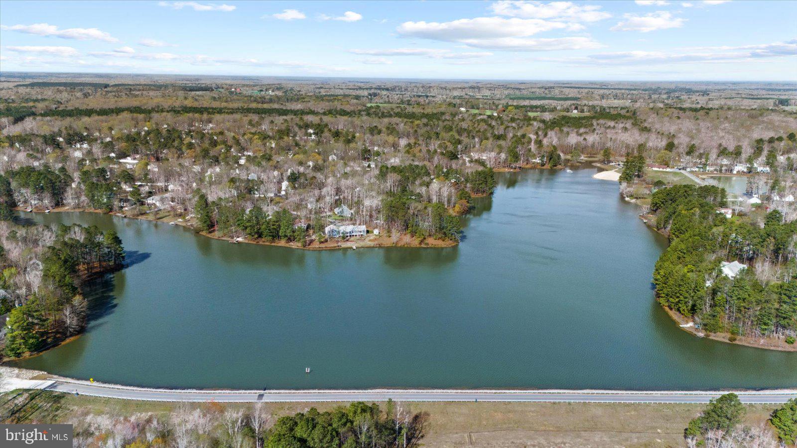 LAKE LAND - Residential