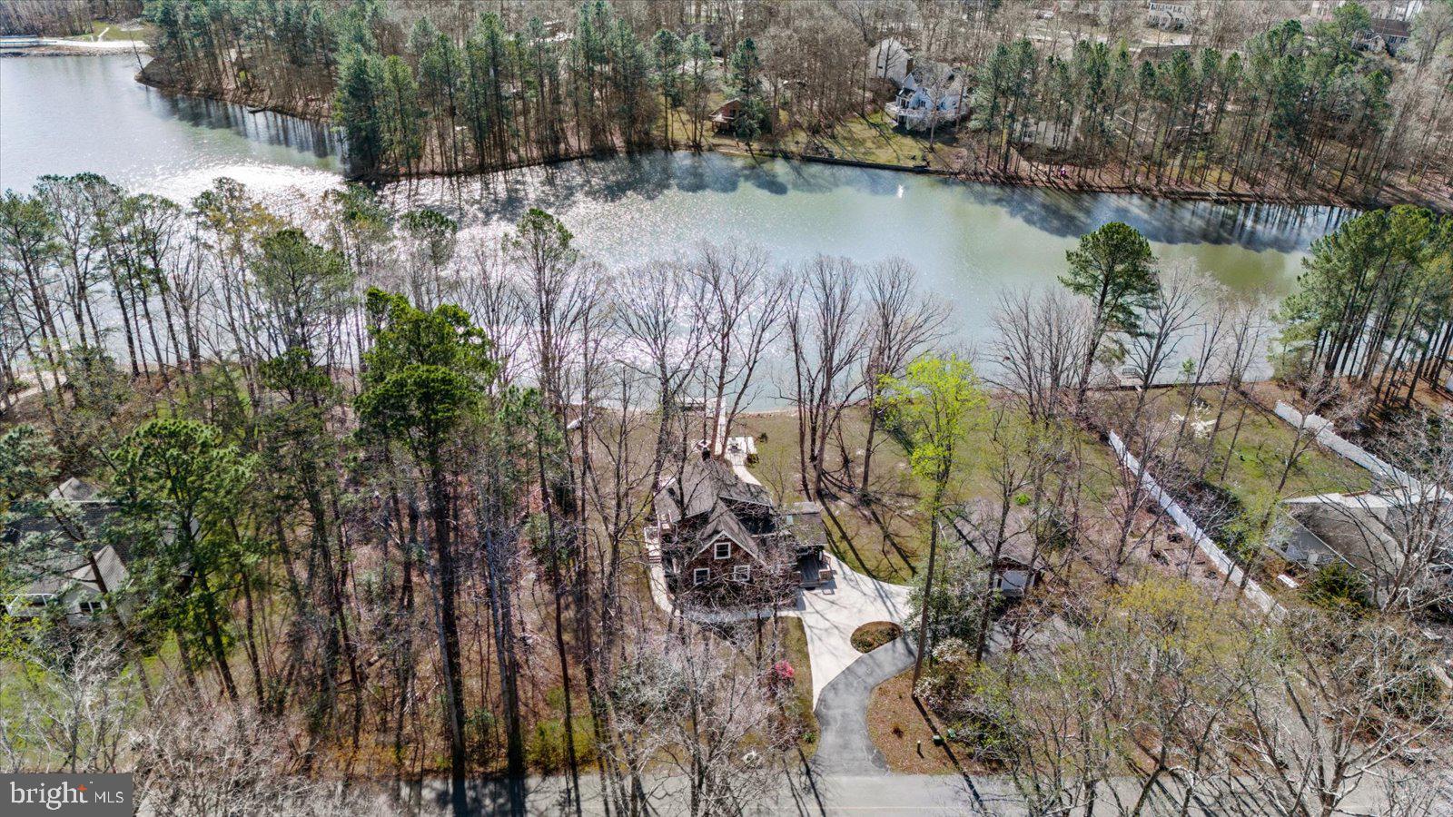 LAKE LAND - Residential