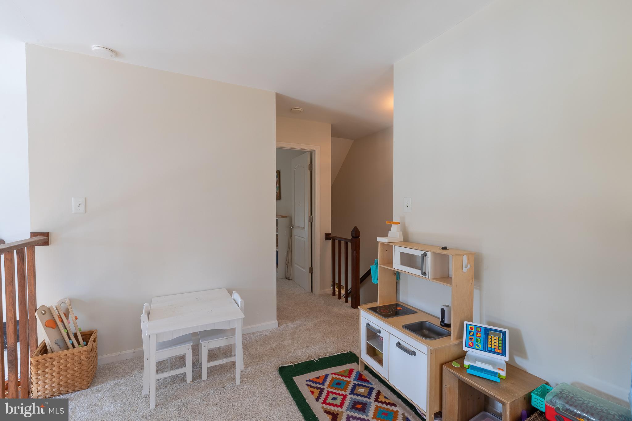 LAKE LAND - Residential