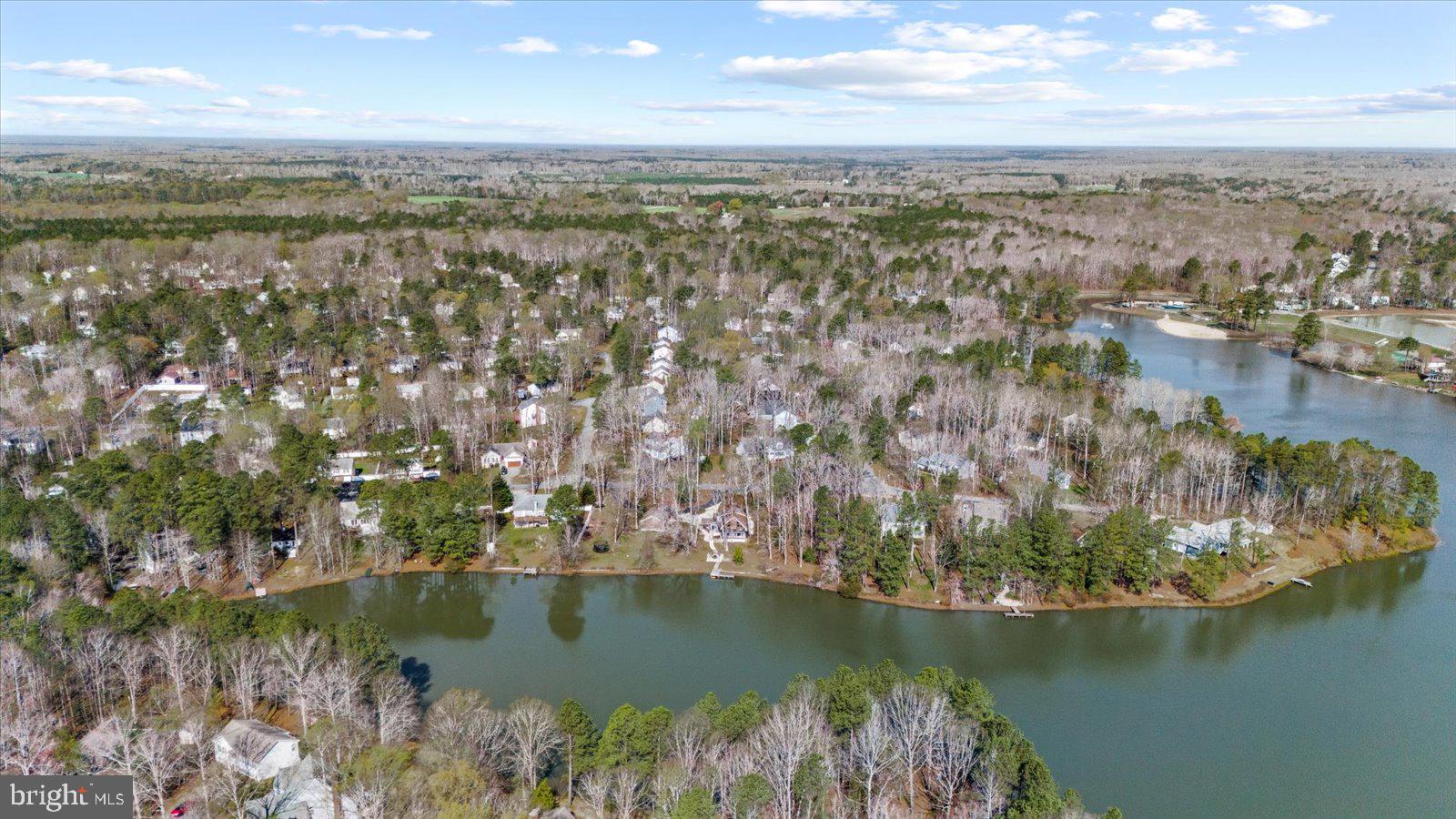 LAKE LAND - Residential