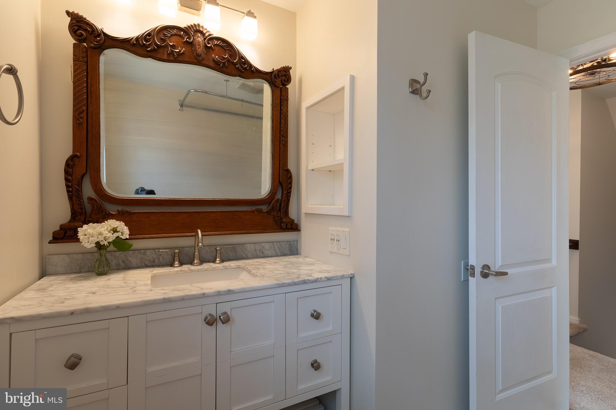 LAKE LAND - Residential