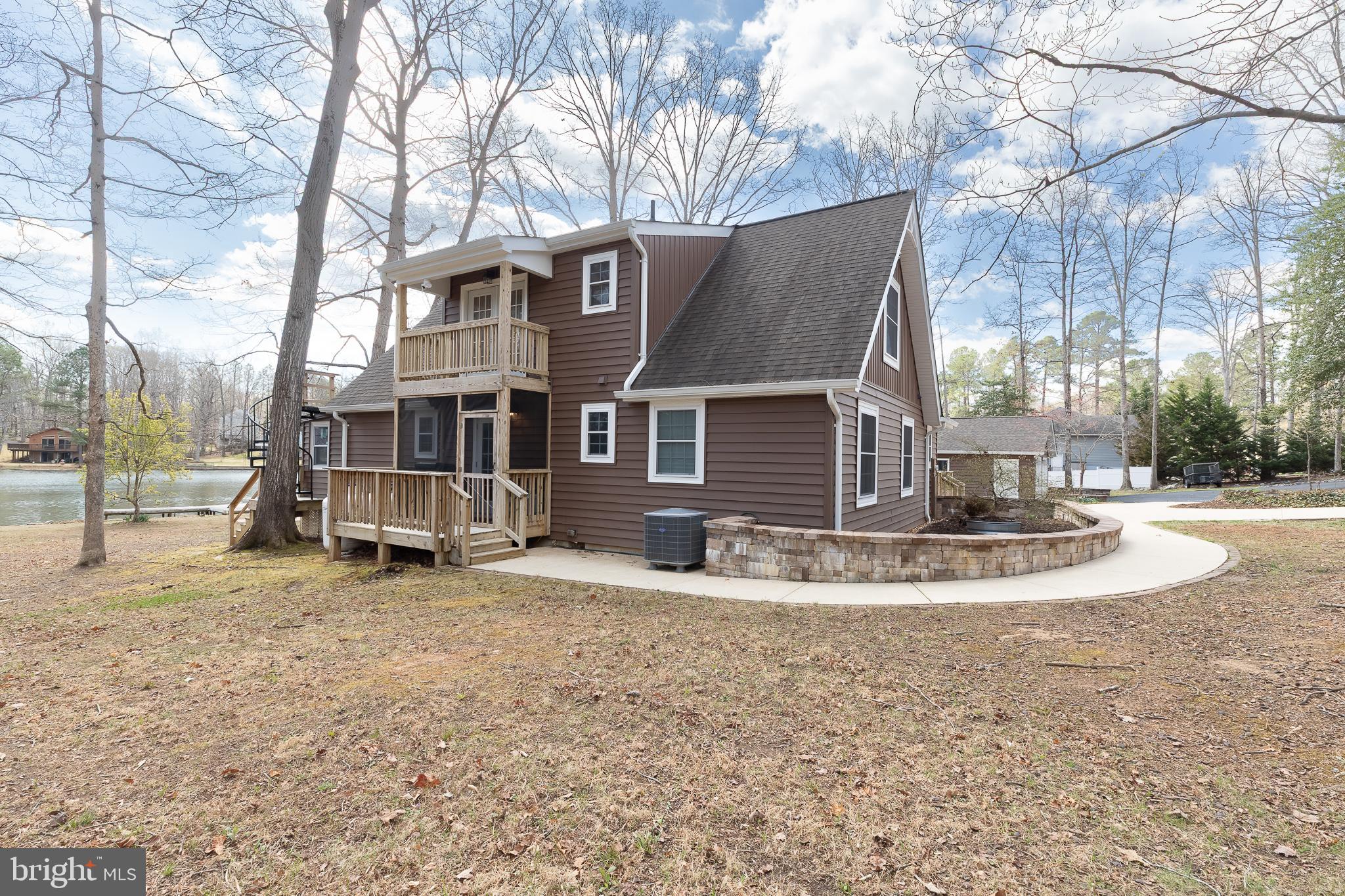 LAKE LAND - Residential