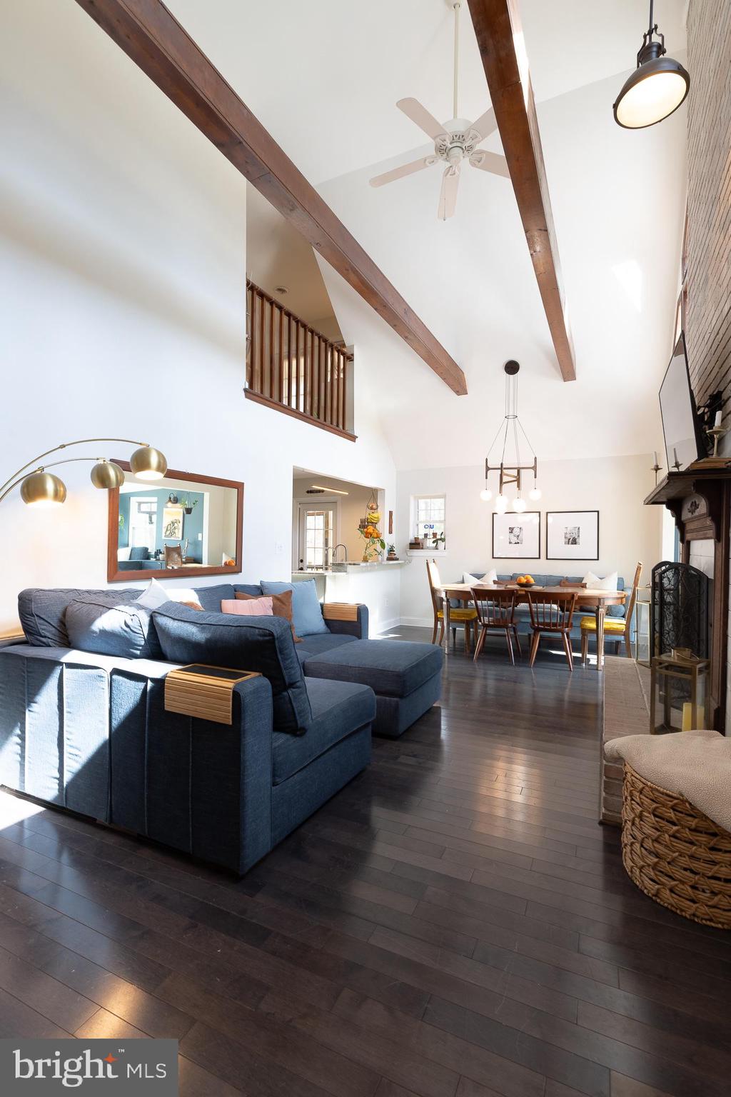 LAKE LAND - Residential