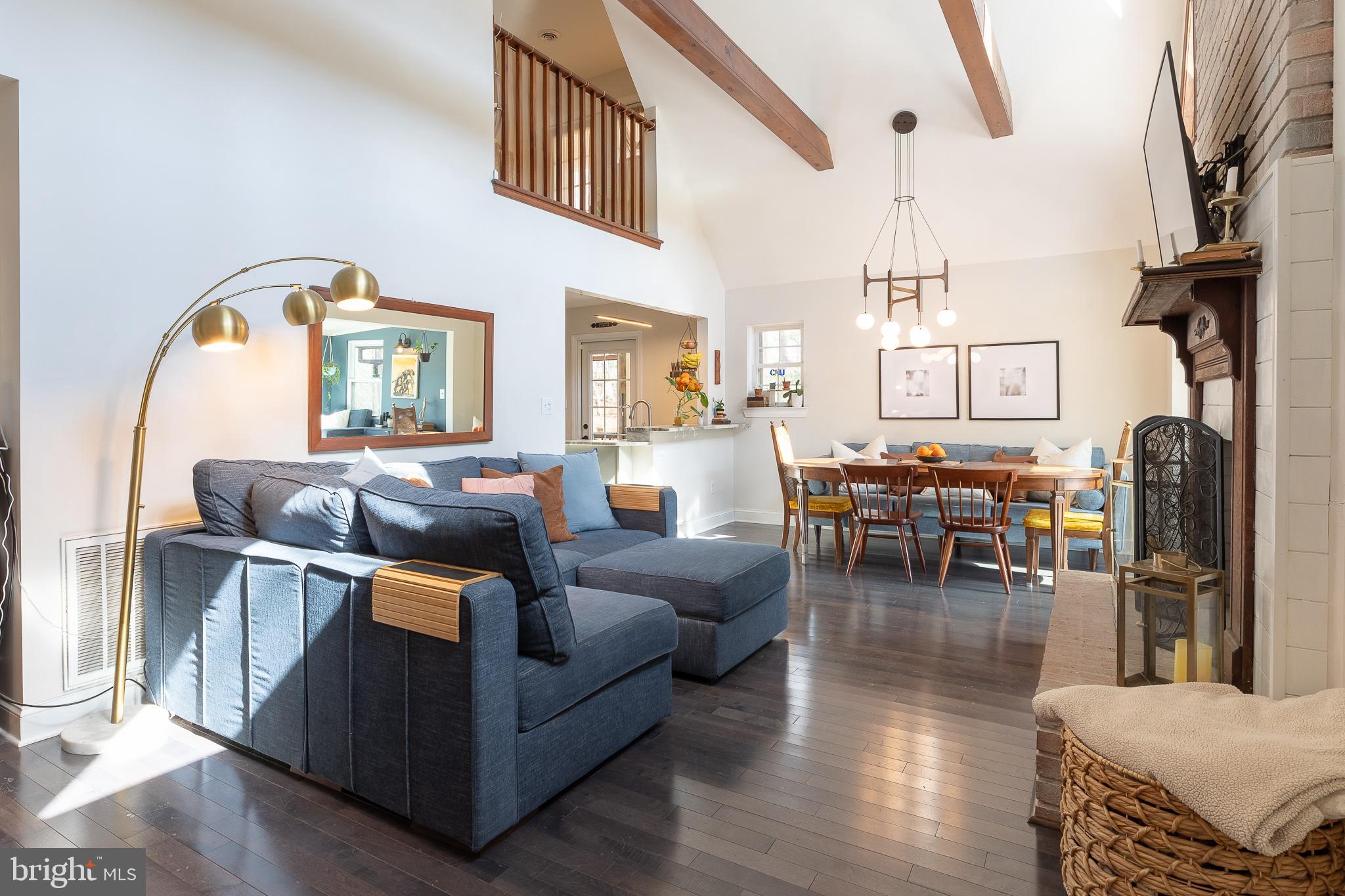 LAKE LAND - Residential