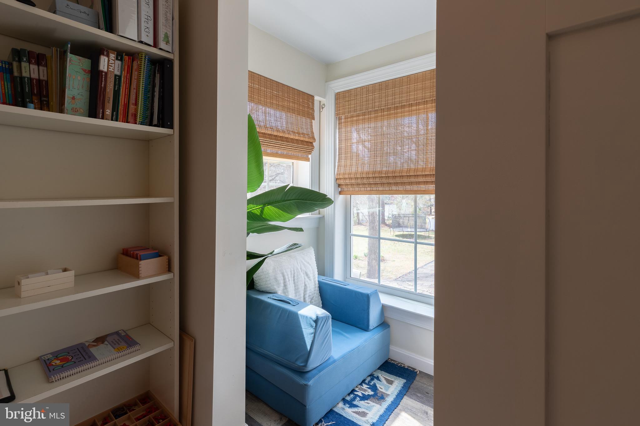 LAKE LAND - Residential