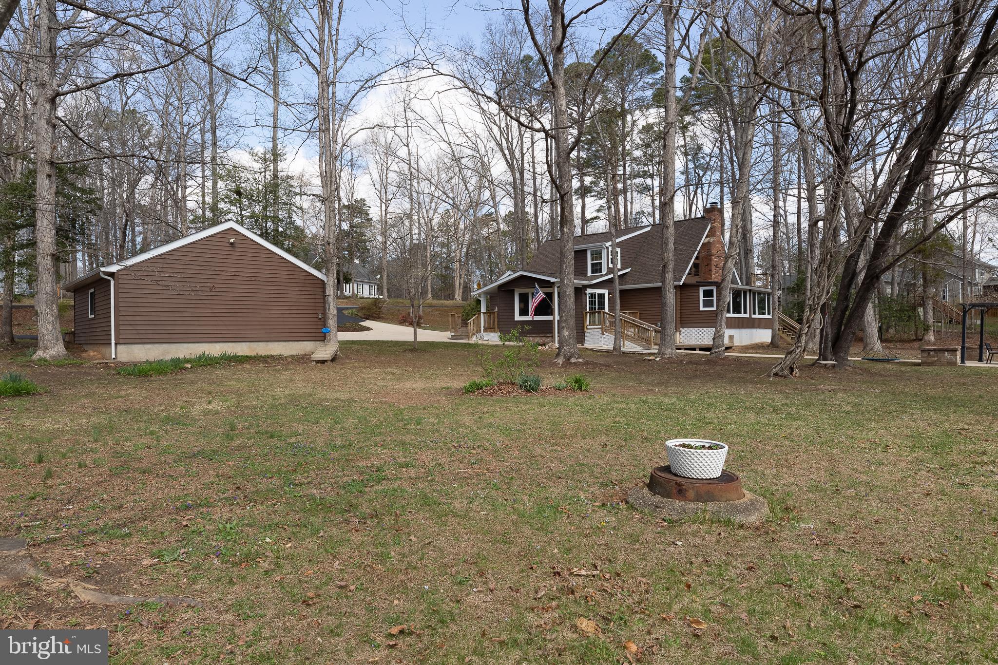 LAKE LAND - Residential