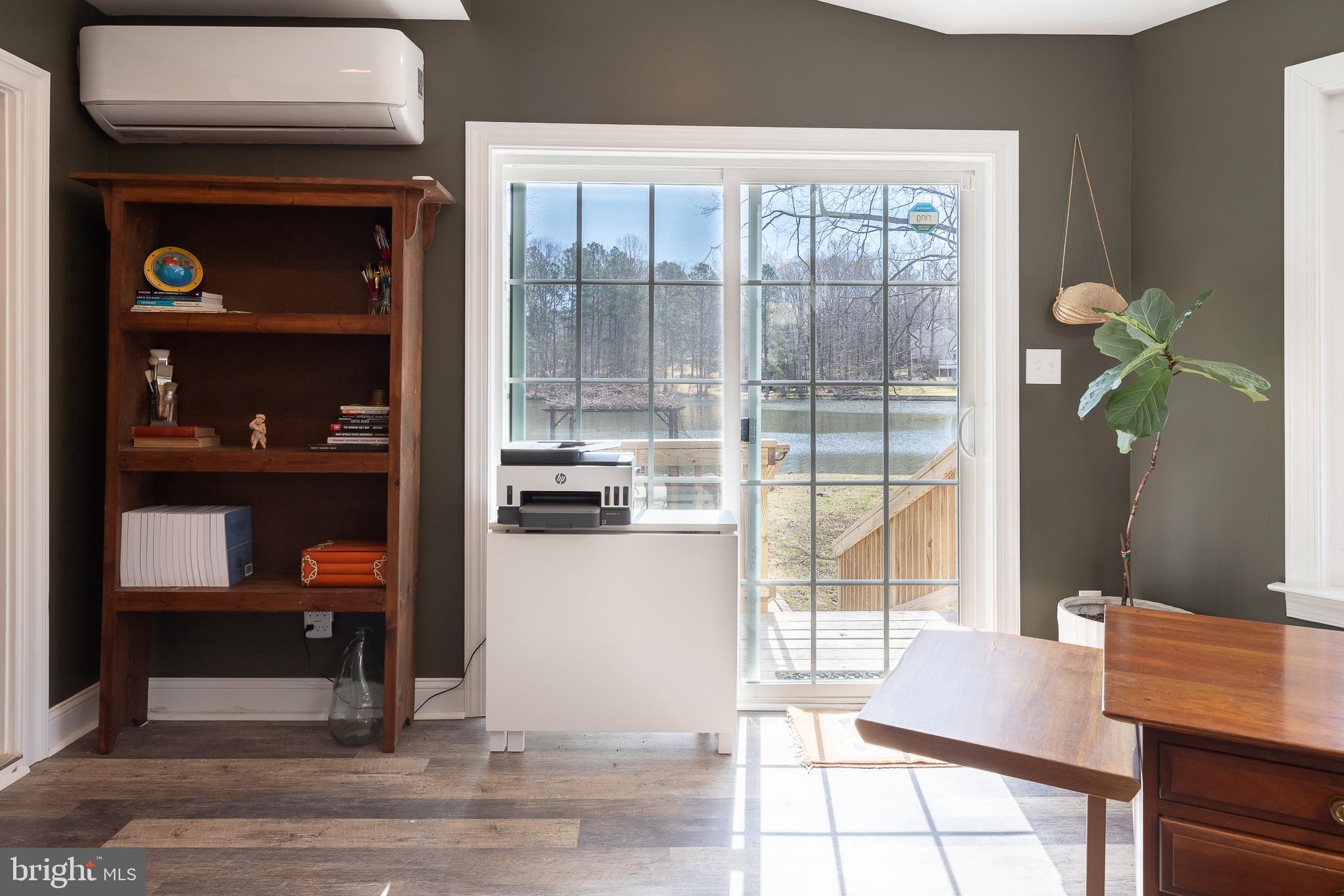 LAKE LAND - Residential