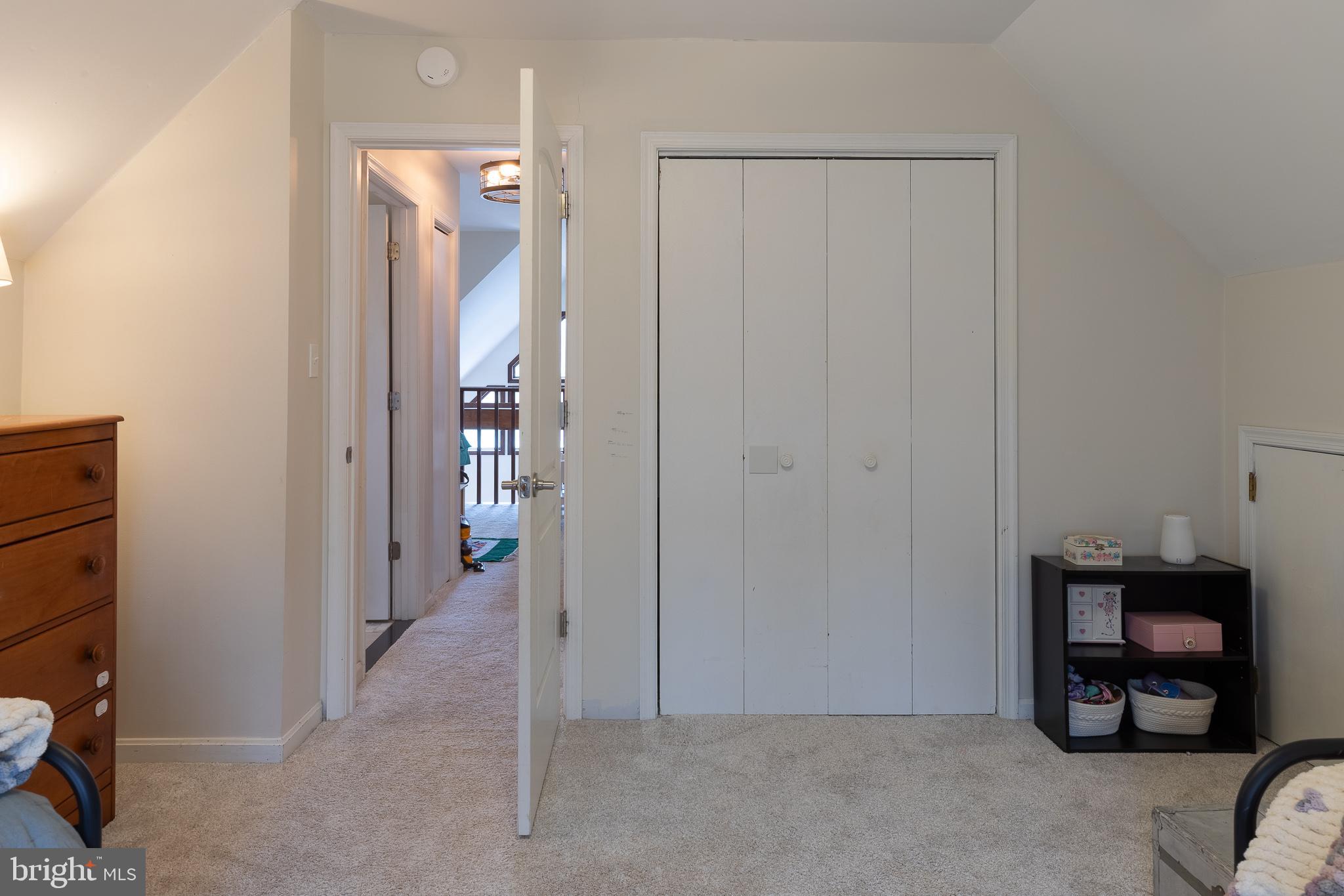 LAKE LAND - Residential