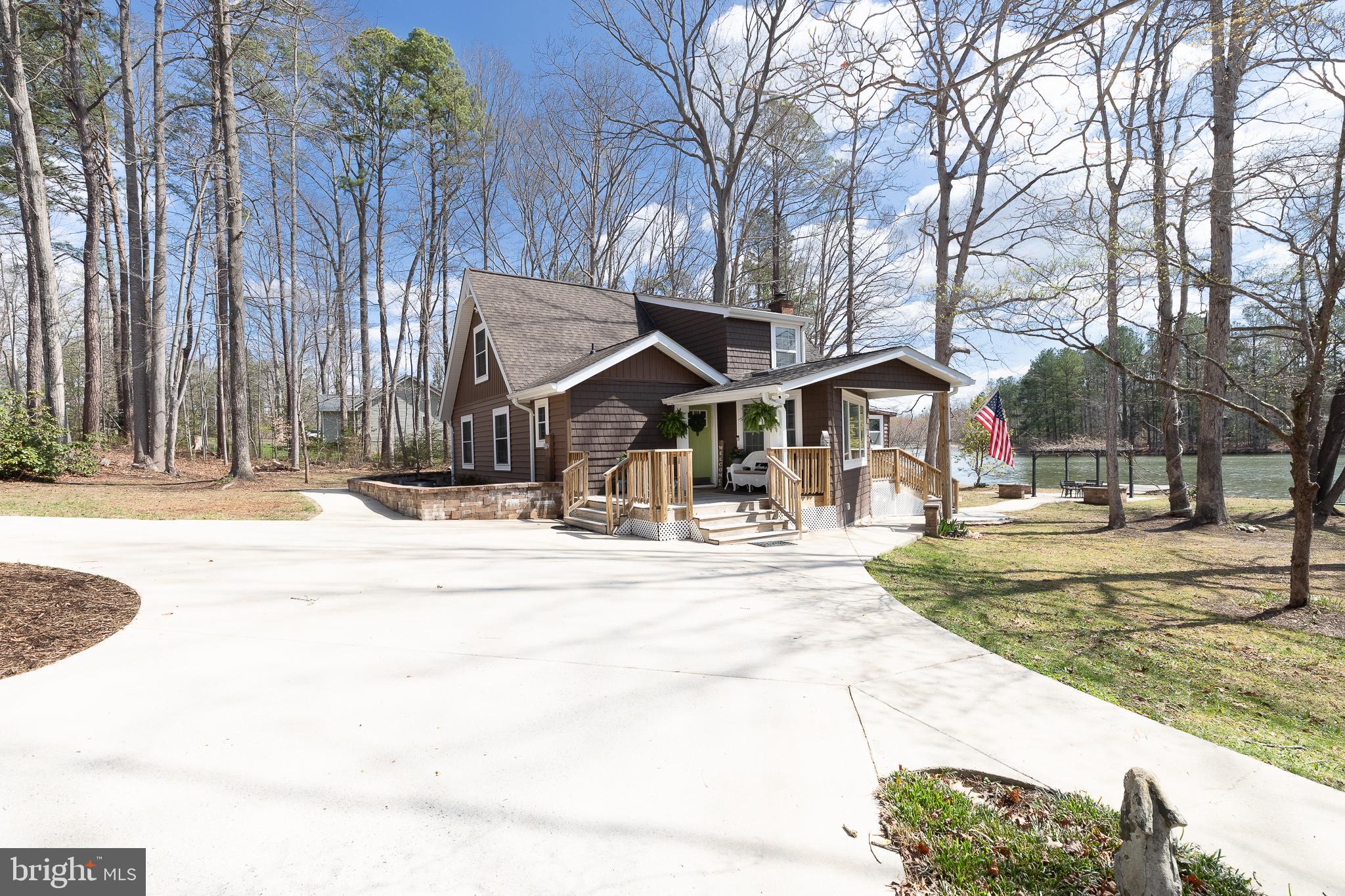 1000 LAKE HERITAGE DRIVE