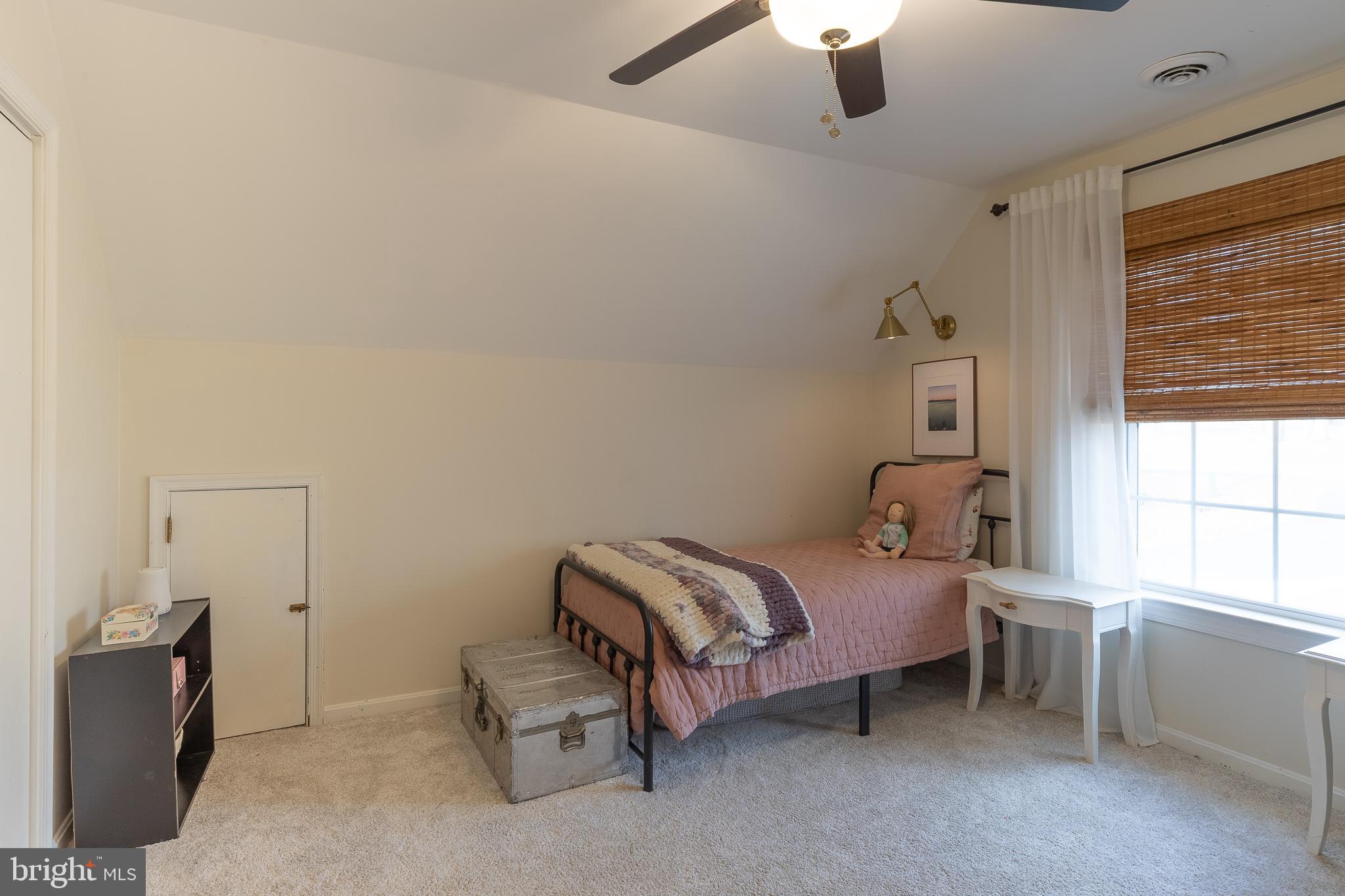 LAKE LAND - Residential