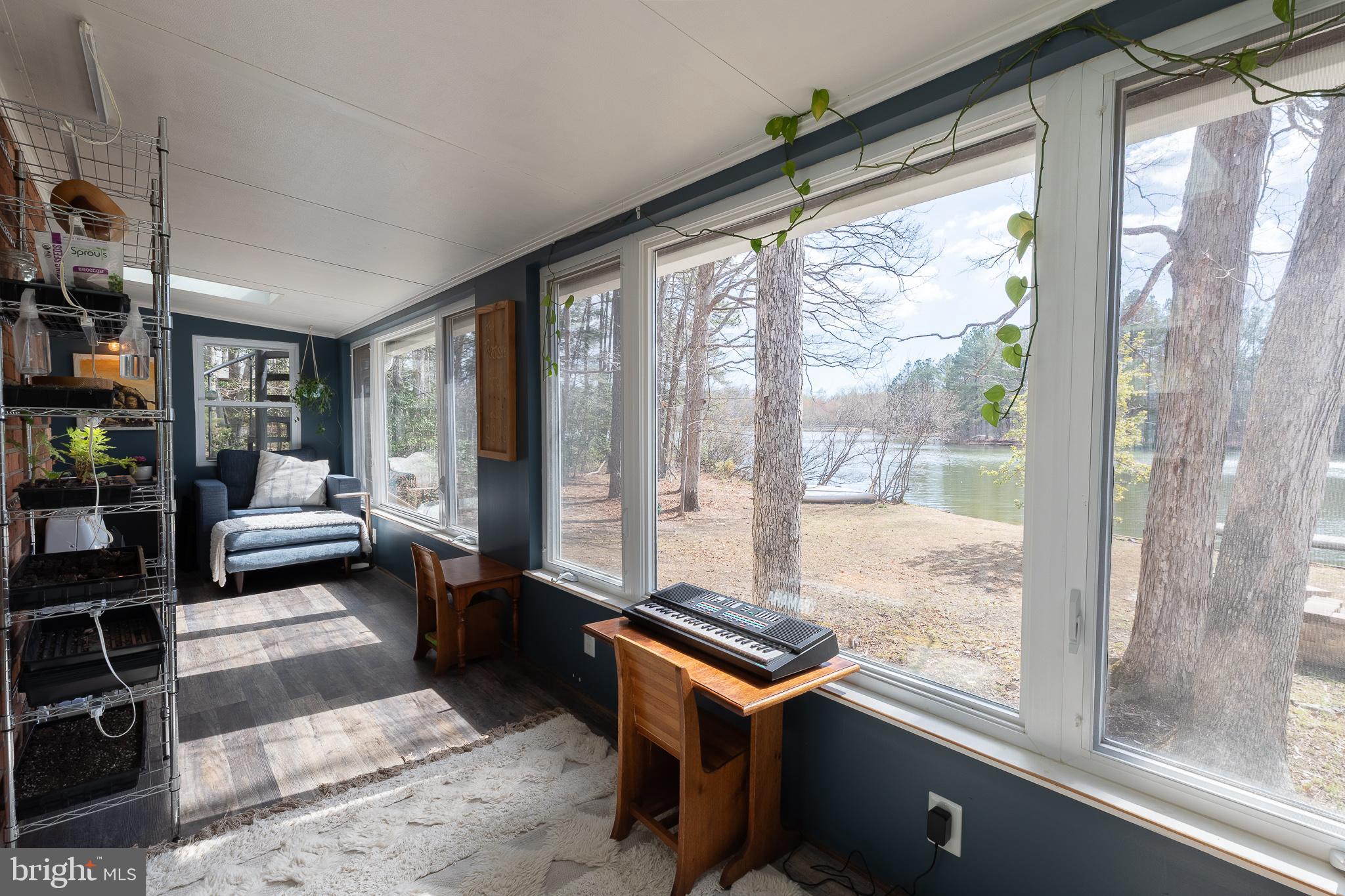 LAKE LAND - Residential