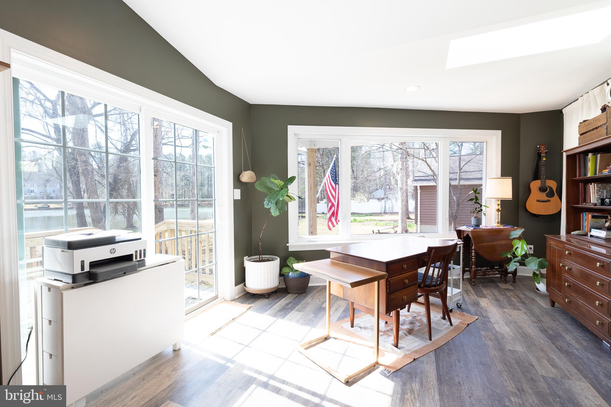 LAKE LAND - Residential