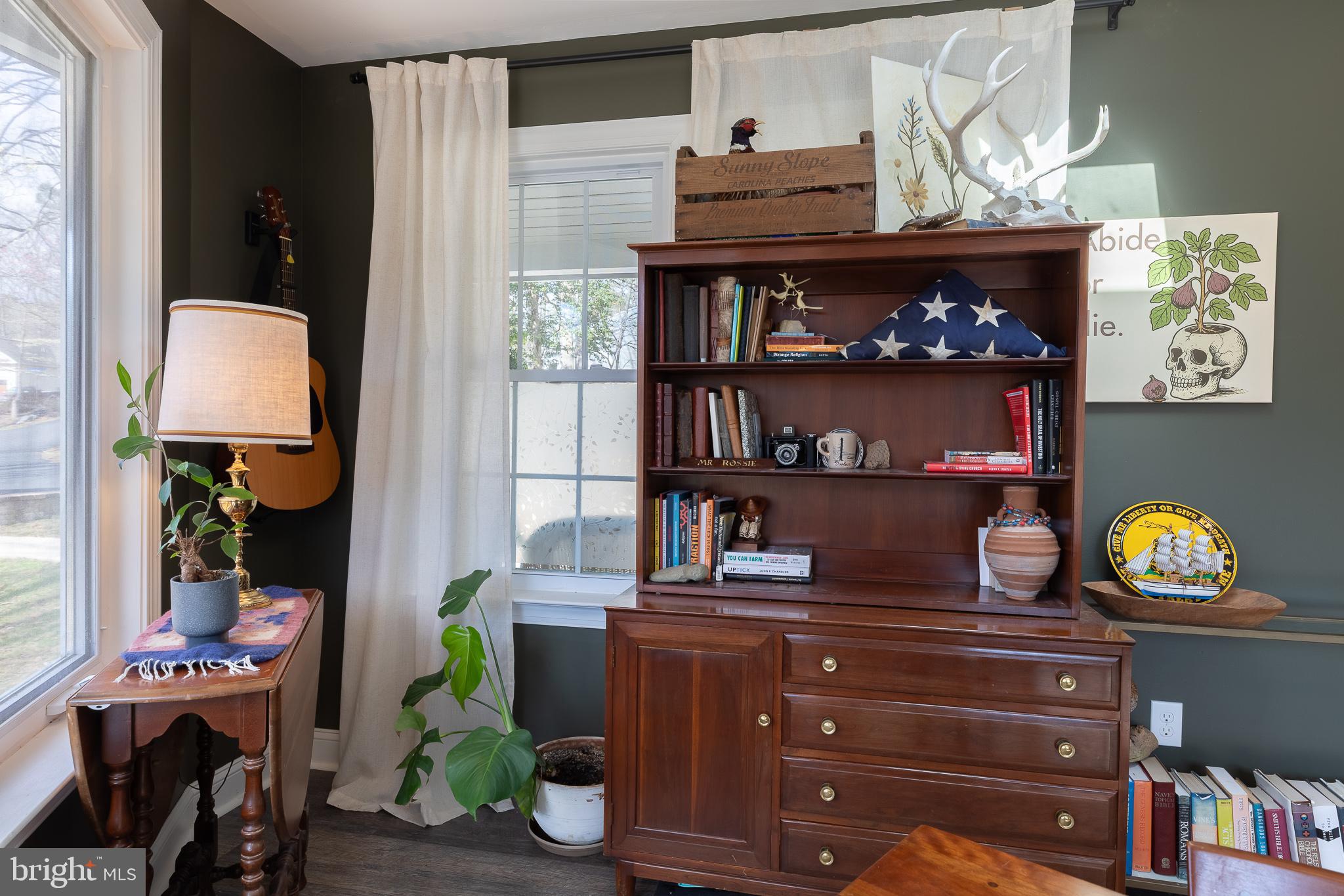 LAKE LAND - Residential