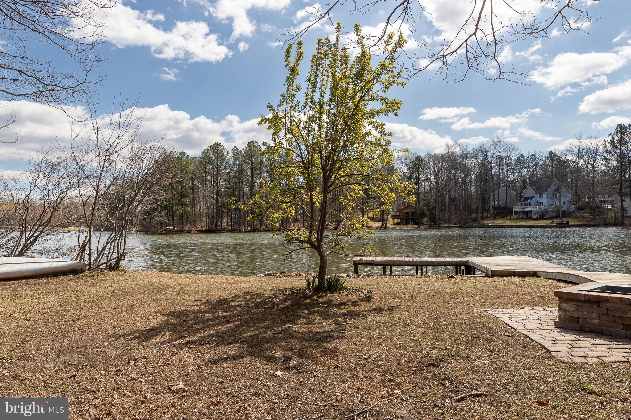 LAKE LAND - Residential