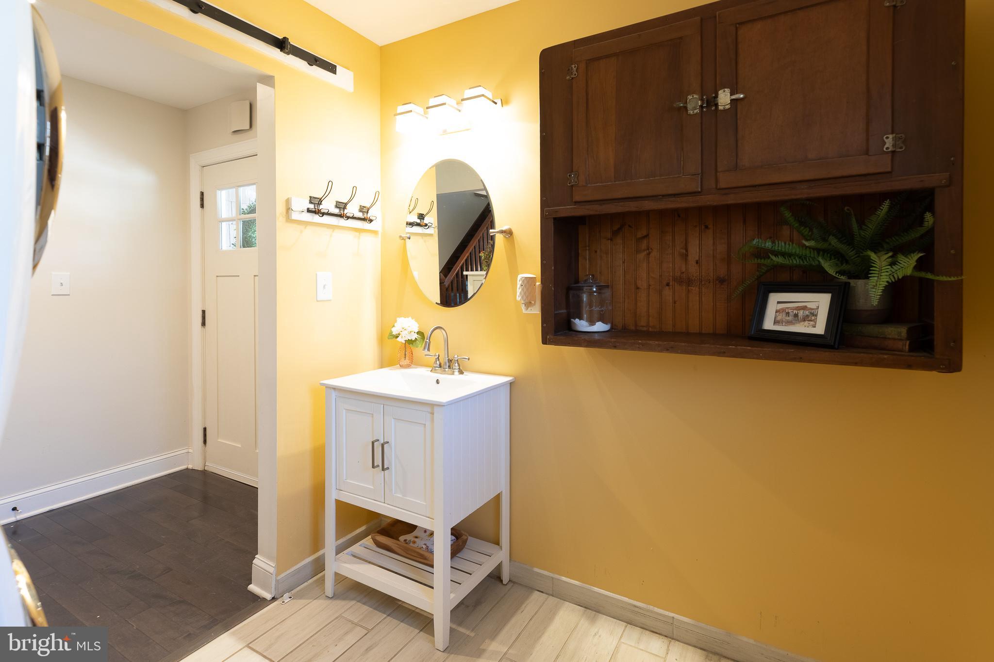 LAKE LAND - Residential