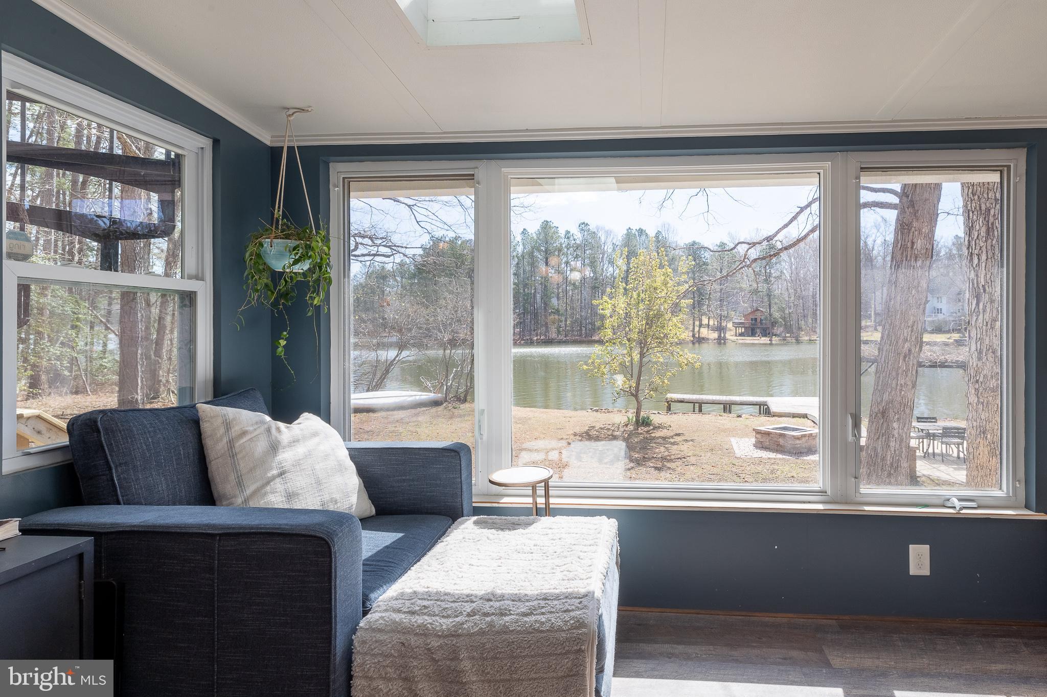 LAKE LAND - Residential