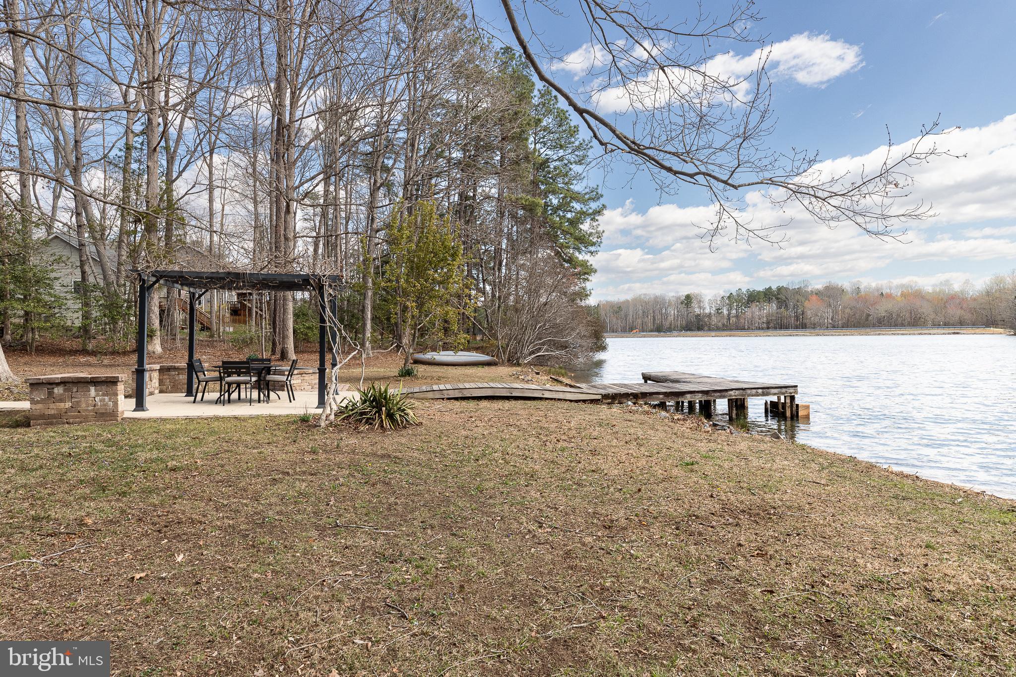 LAKE LAND - Residential