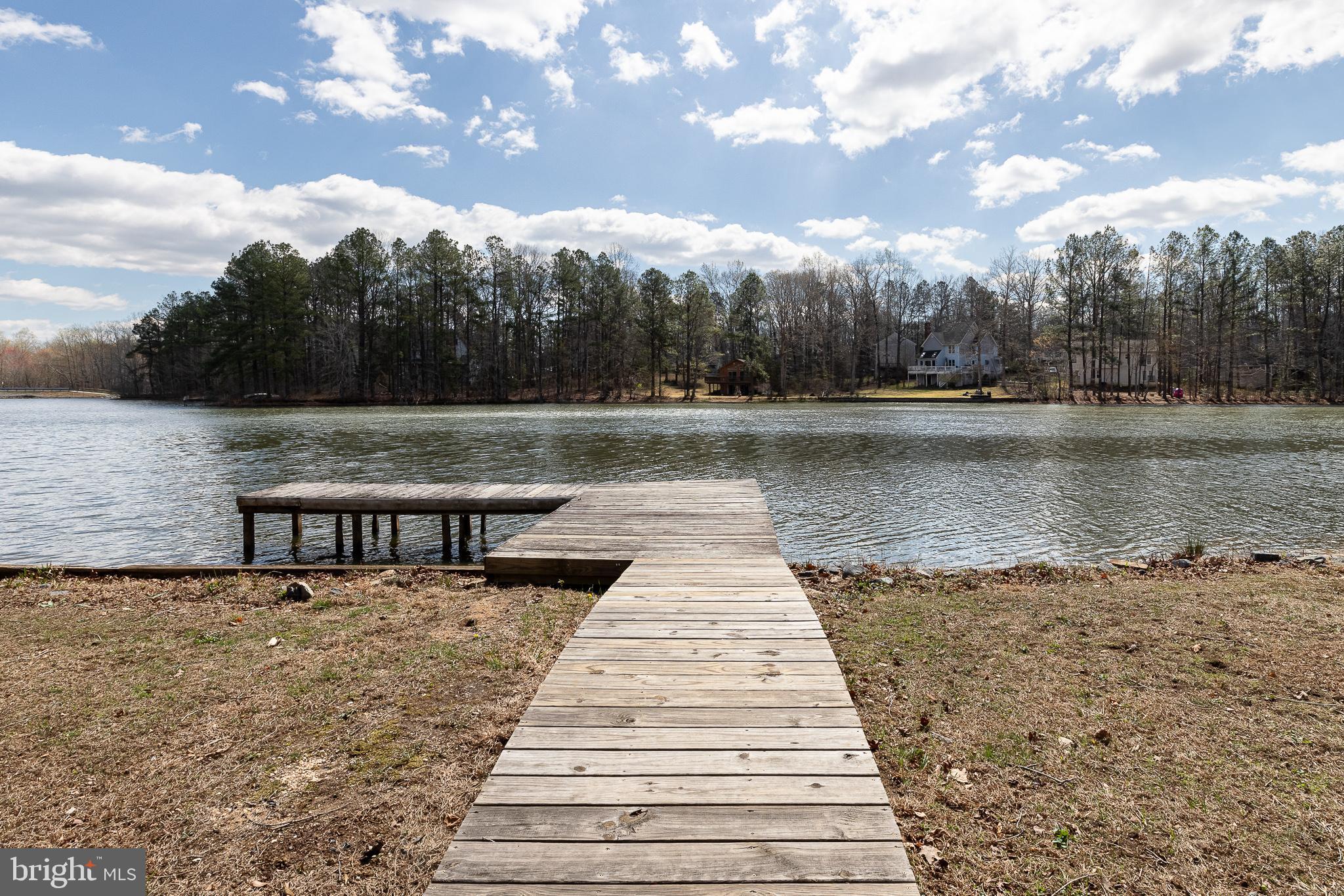 LAKE LAND - Residential