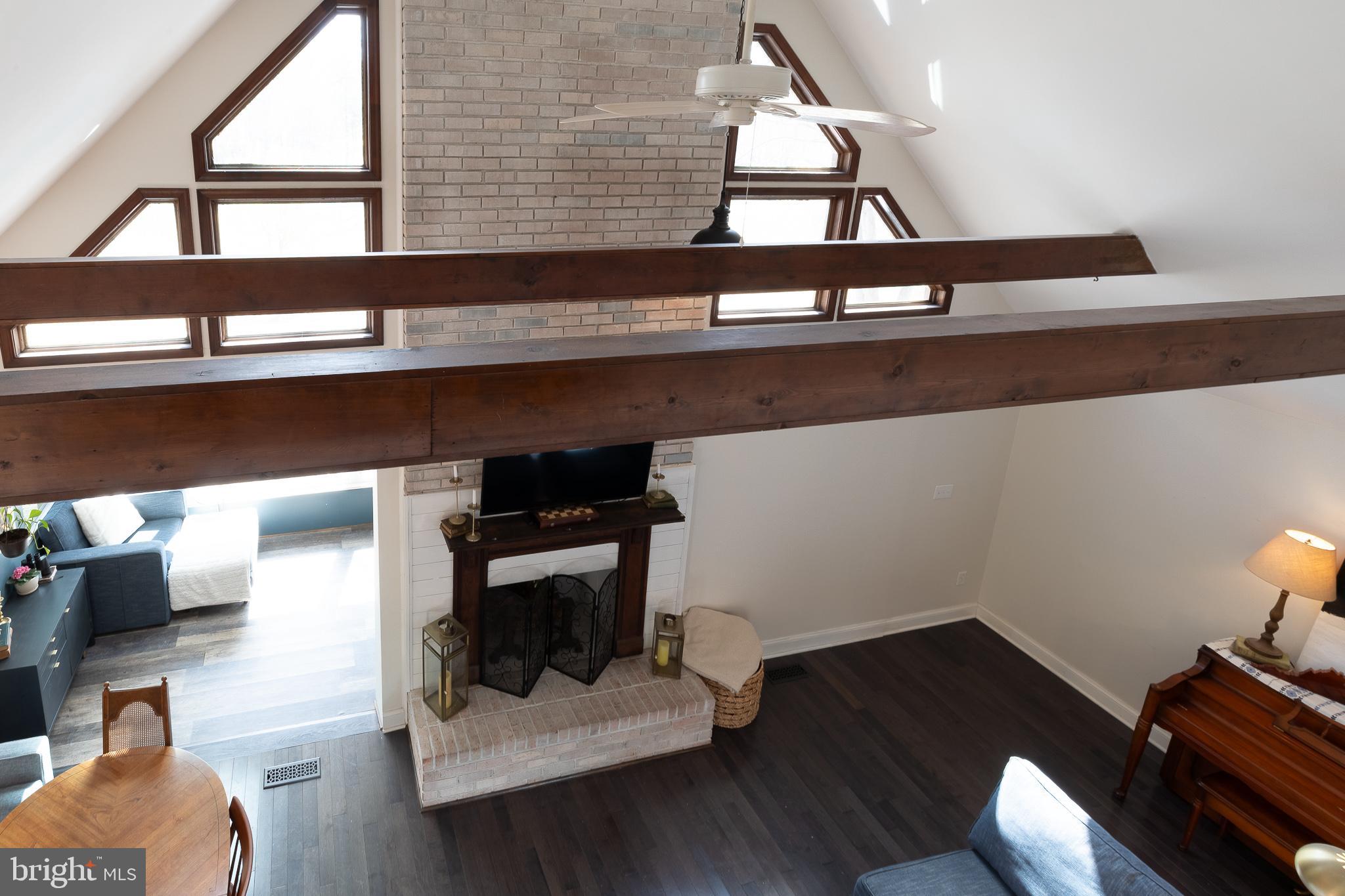 LAKE LAND - Residential