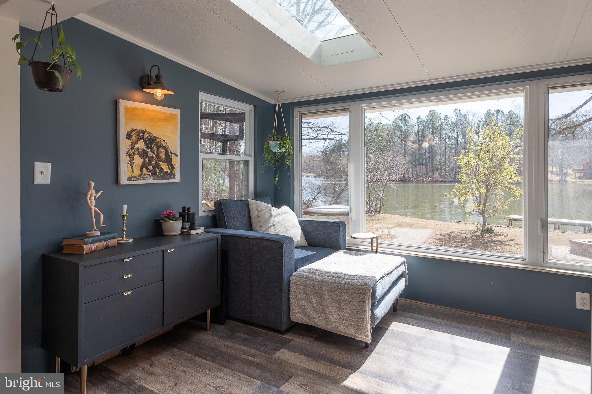 LAKE LAND - Residential