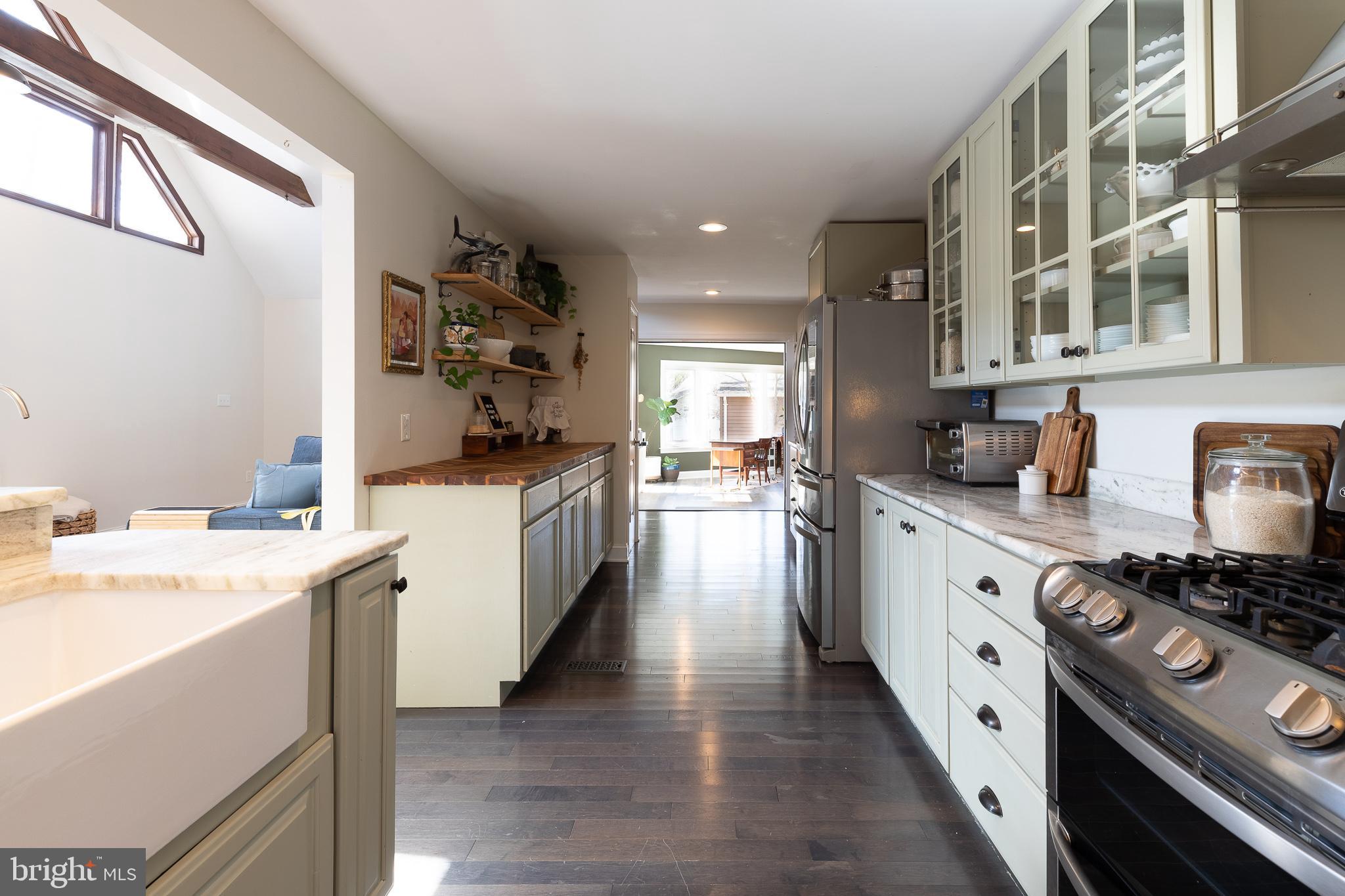 LAKE LAND - Residential