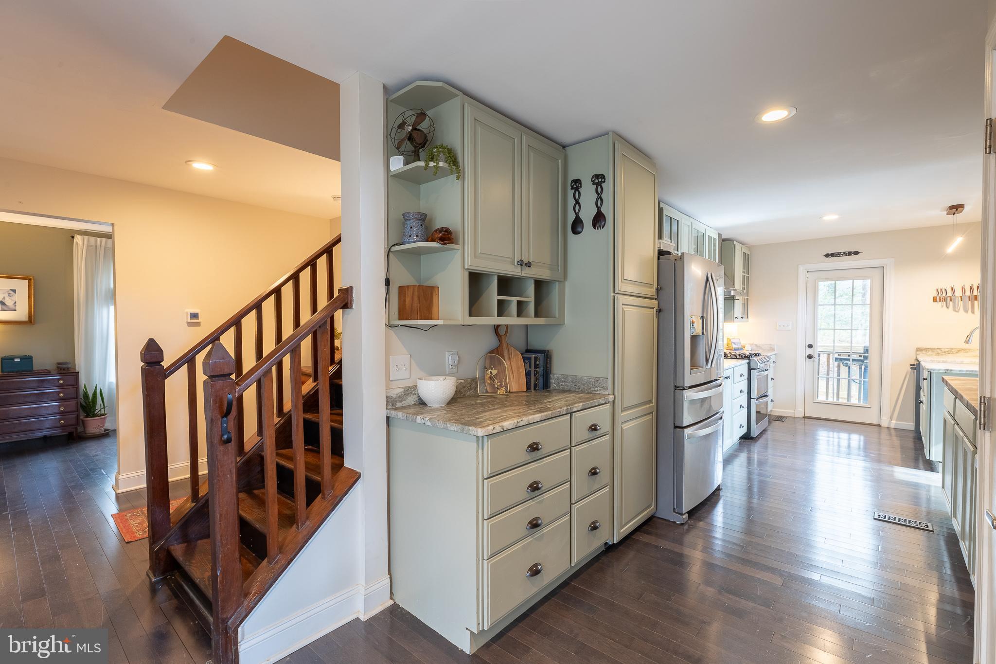 LAKE LAND - Residential