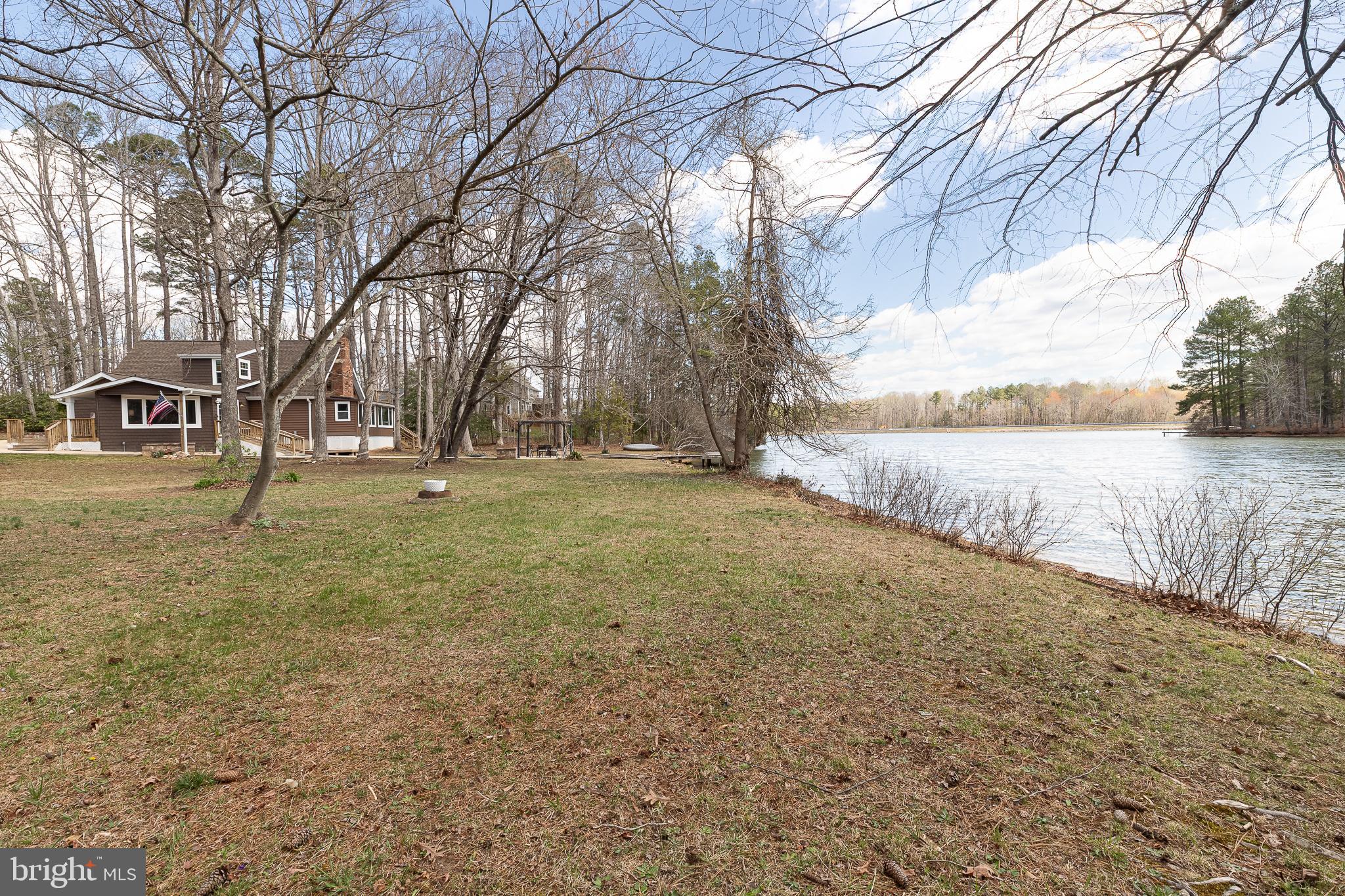 LAKE LAND - Residential