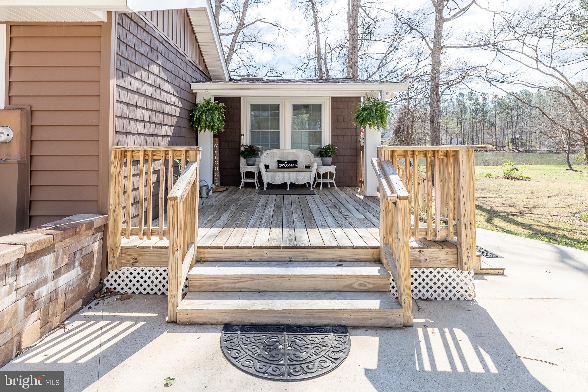 LAKE LAND - Residential