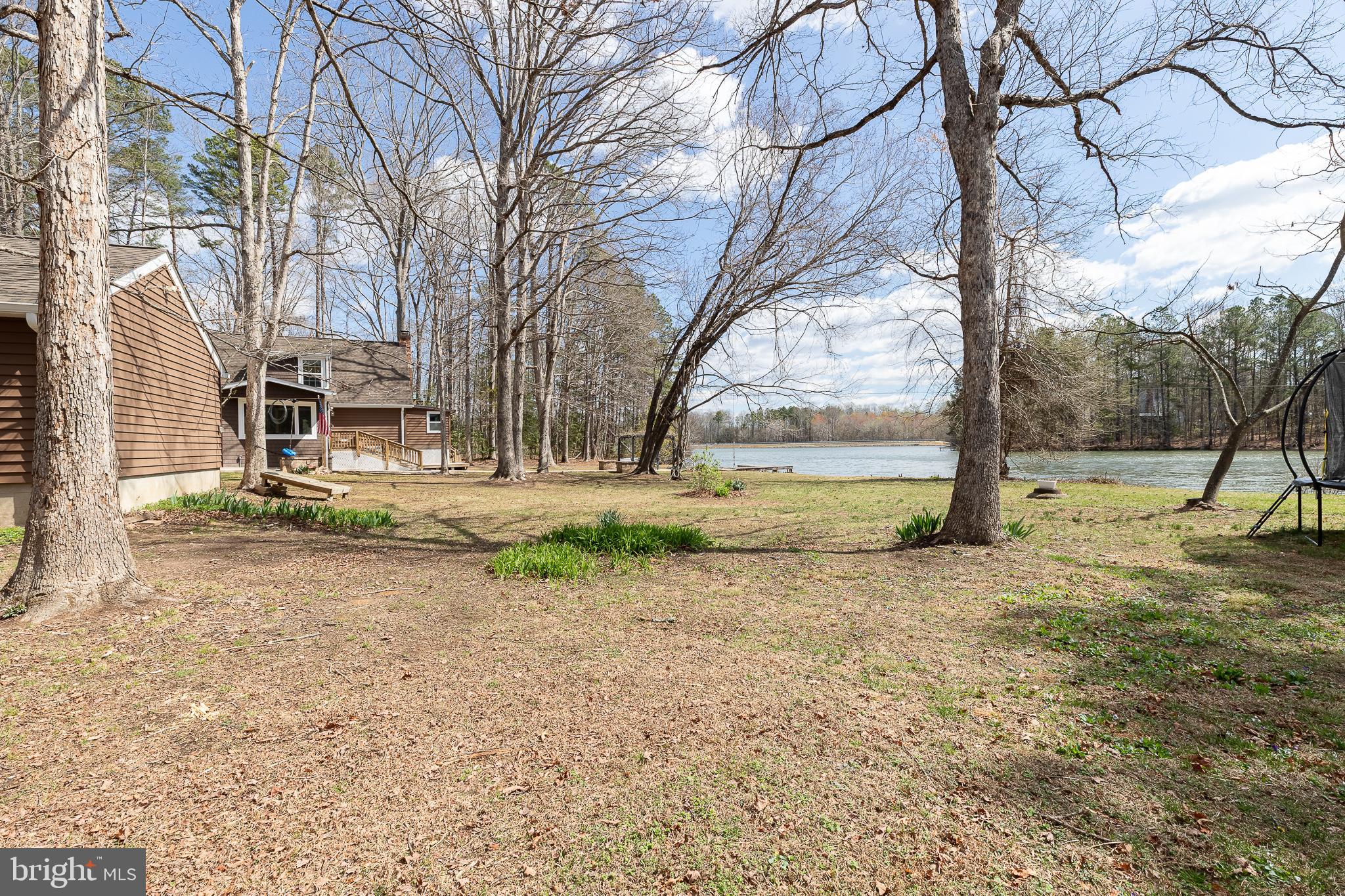 LAKE LAND - Residential