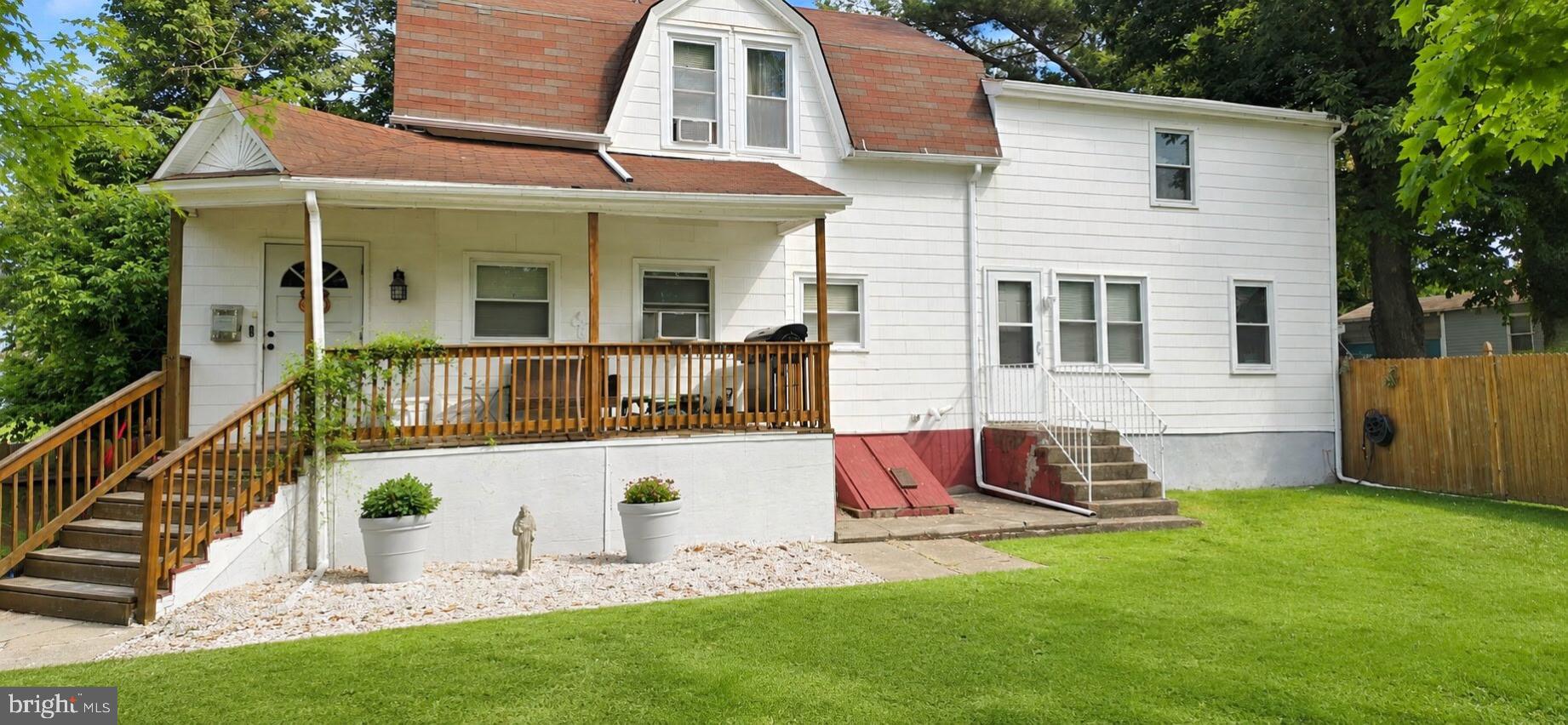 4 N HILLTOP AVENUE