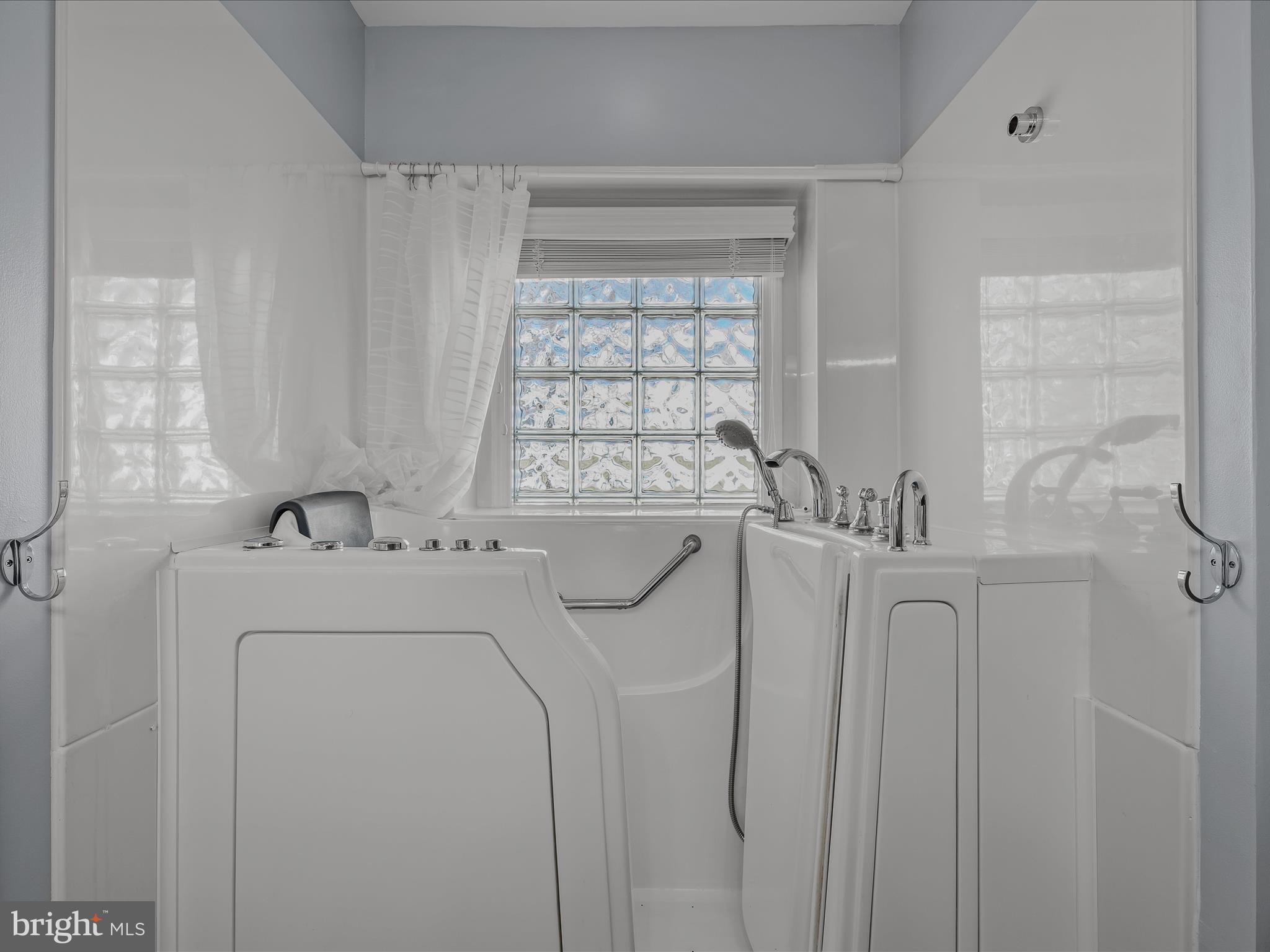 THE WOODS - Residential