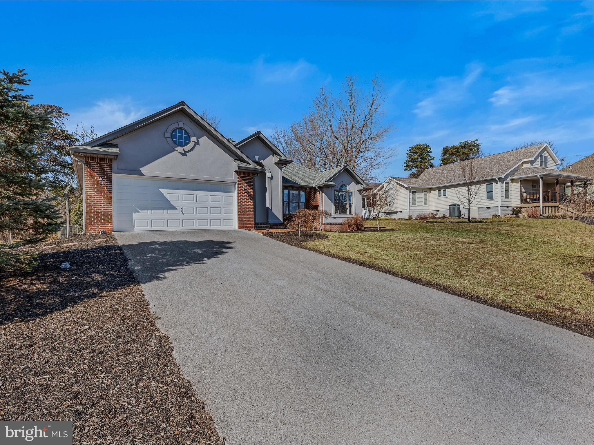 THE WOODS - Residential