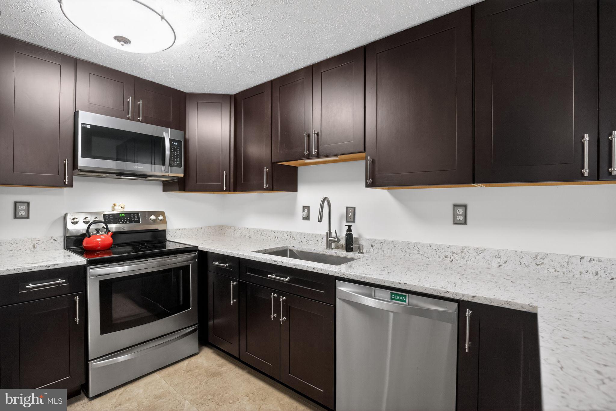 CLIFFTON ON THE POTOMAC - Residential