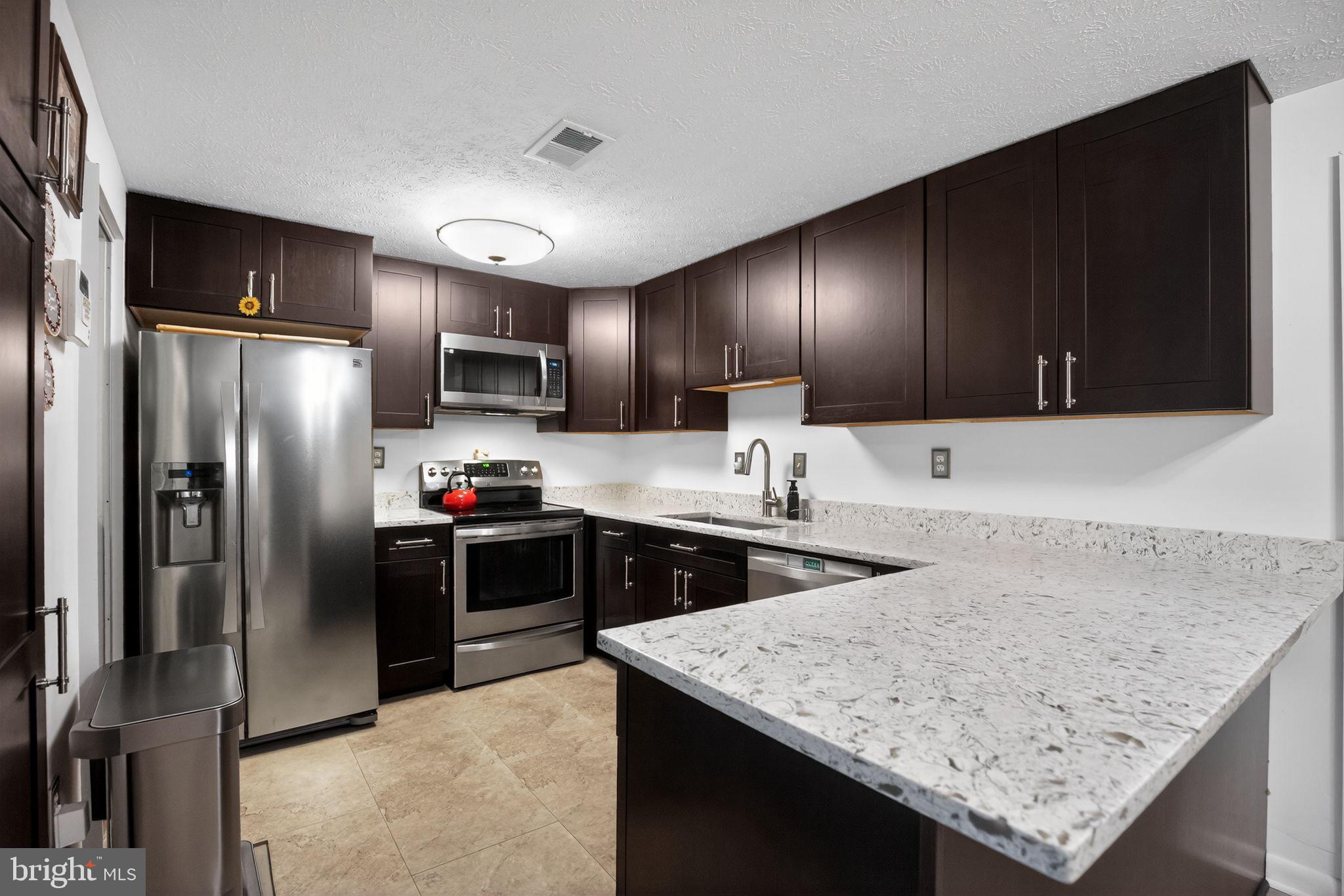CLIFFTON ON THE POTOMAC - Residential
