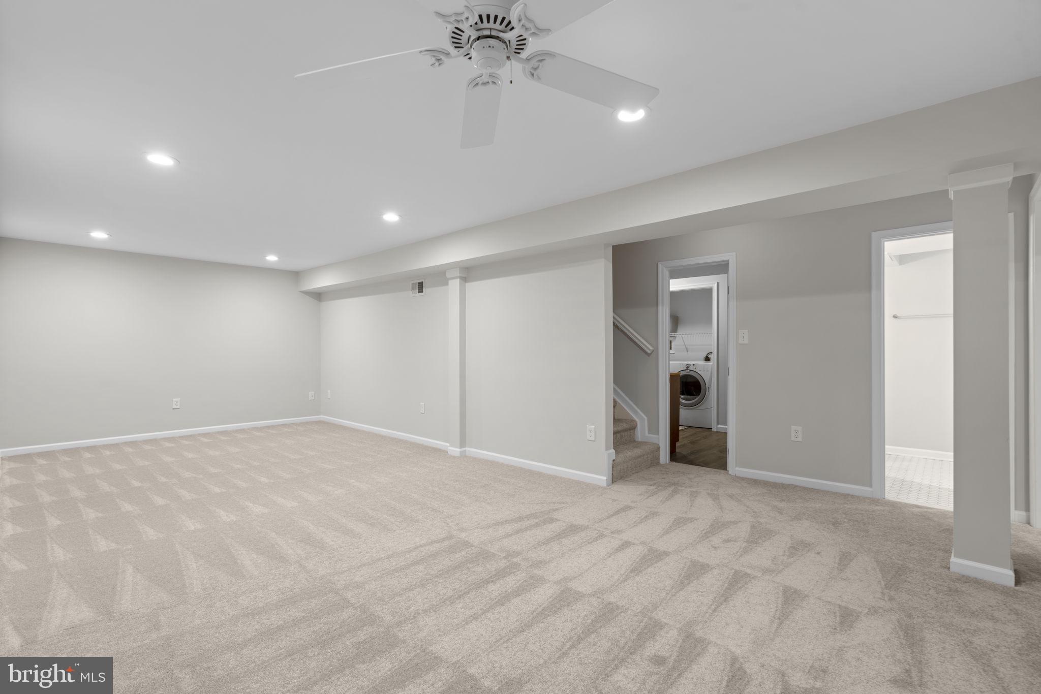 RIDGEFIELD - Residential