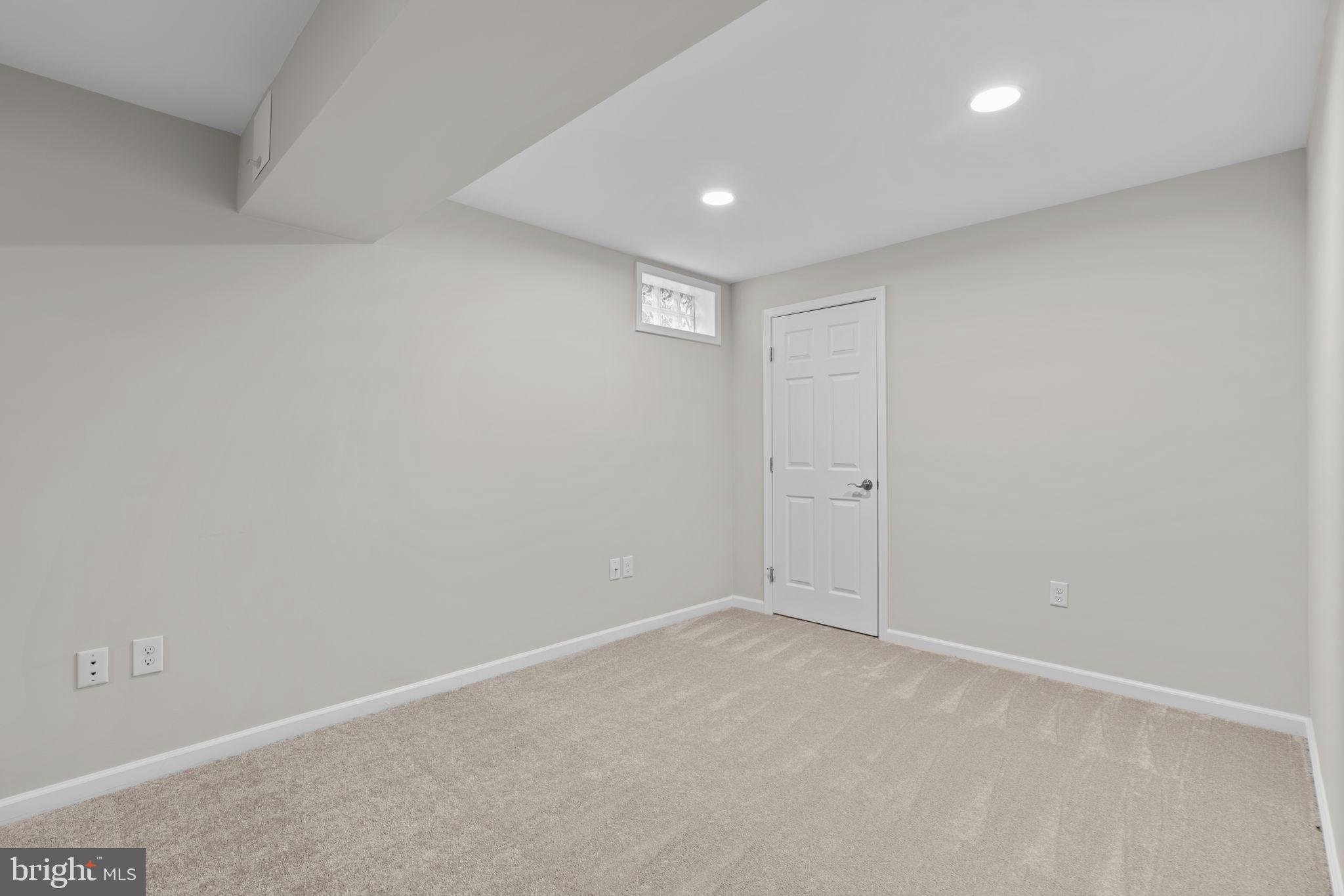 RIDGEFIELD - Residential